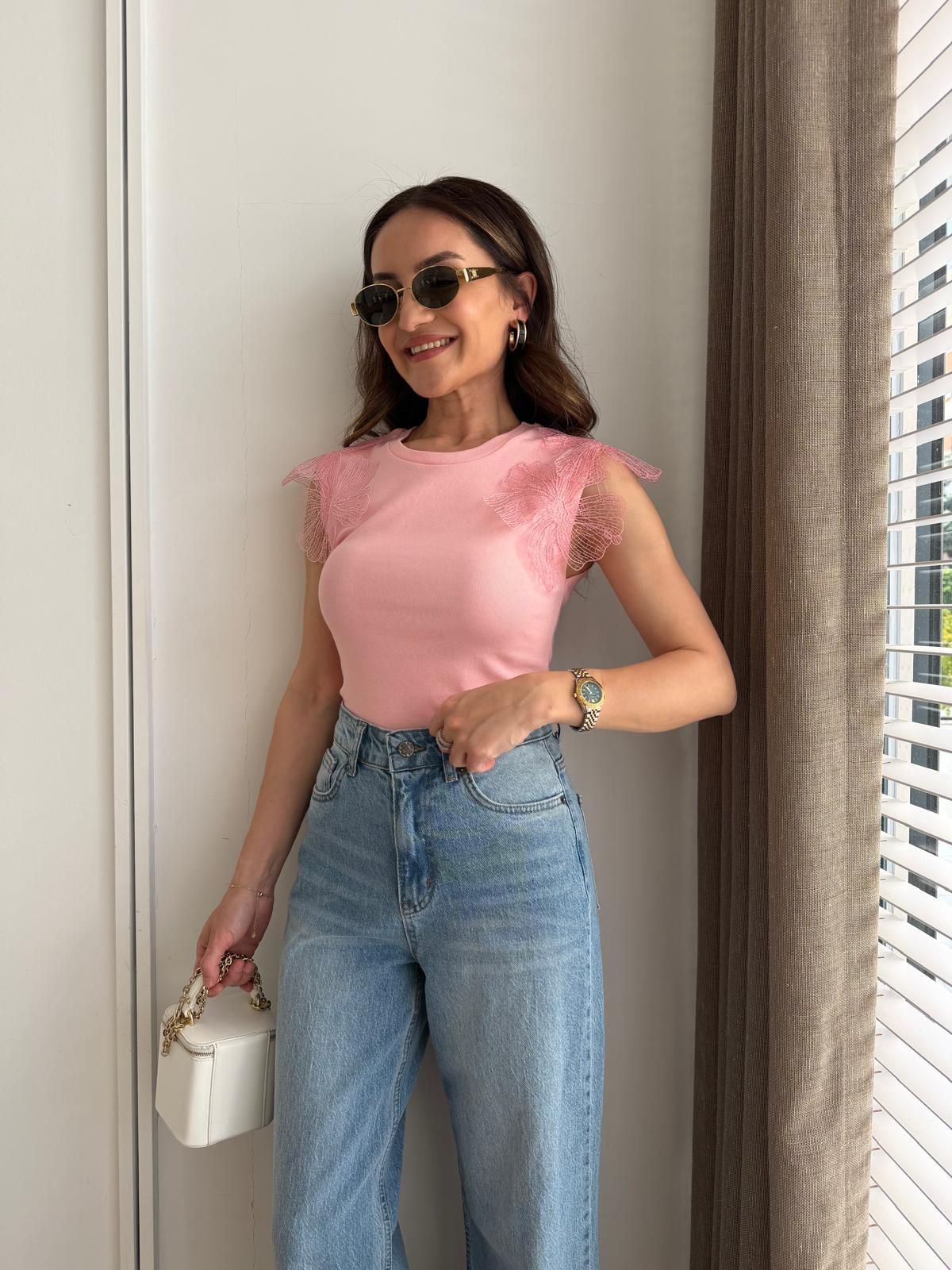 Pembe Omuzları Çiçek Detaylı Tshirt 2250