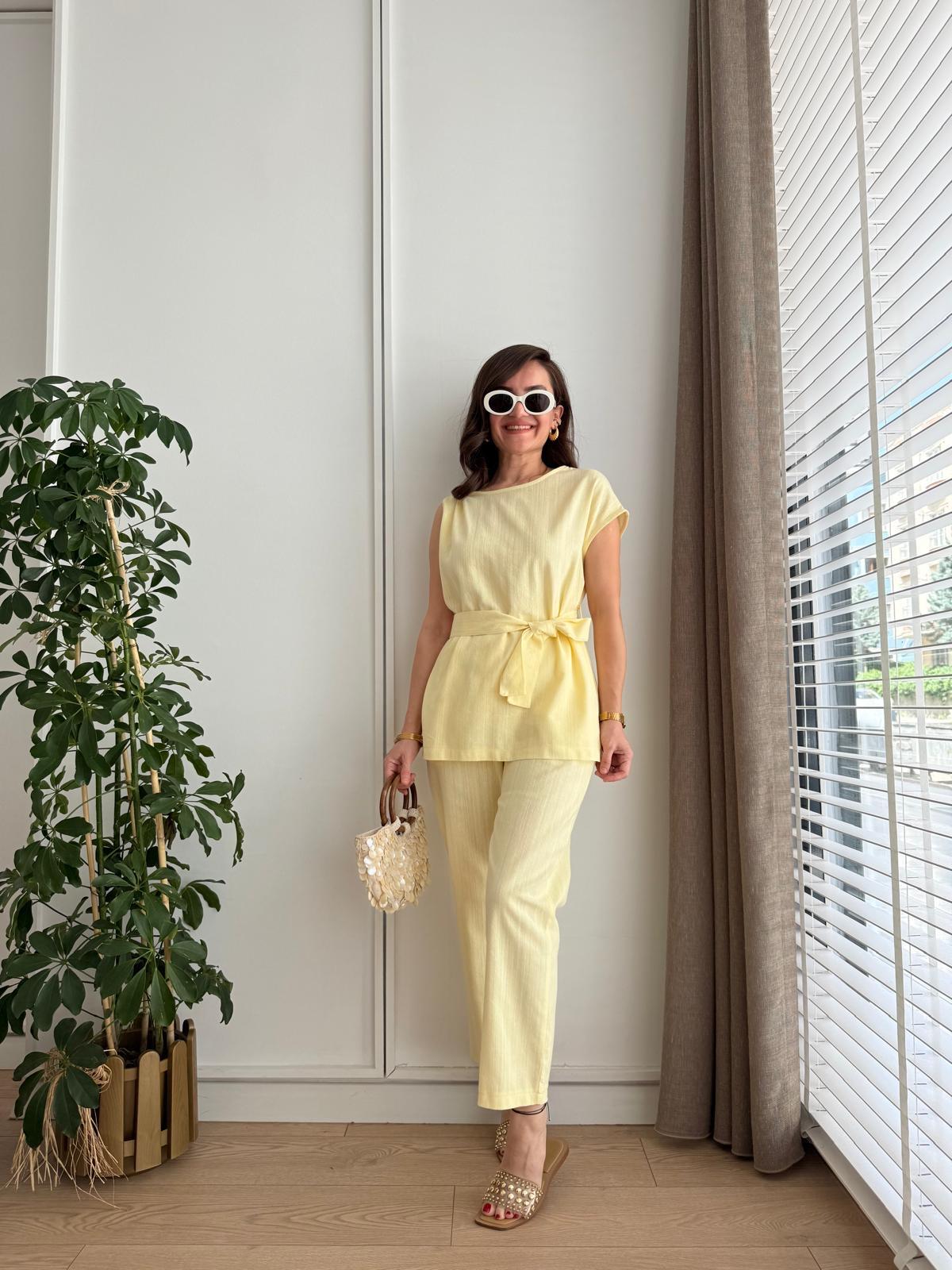 Sarı Omuz Detaylı Bluz Pantolon Takım 8644