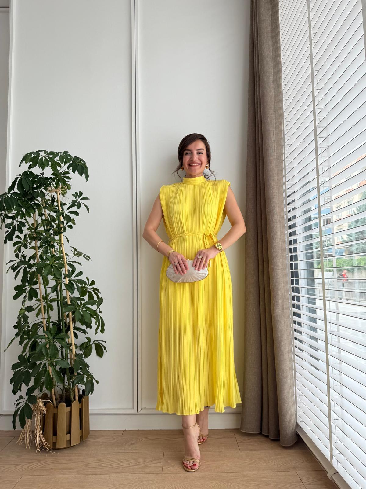 Sarı Piliseli Örgü Kemerli Şifon Elbise 6146