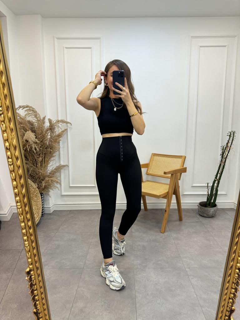 Siyah Agraf Detaylı Toparlayıcı Fitilli Tayt GNG322