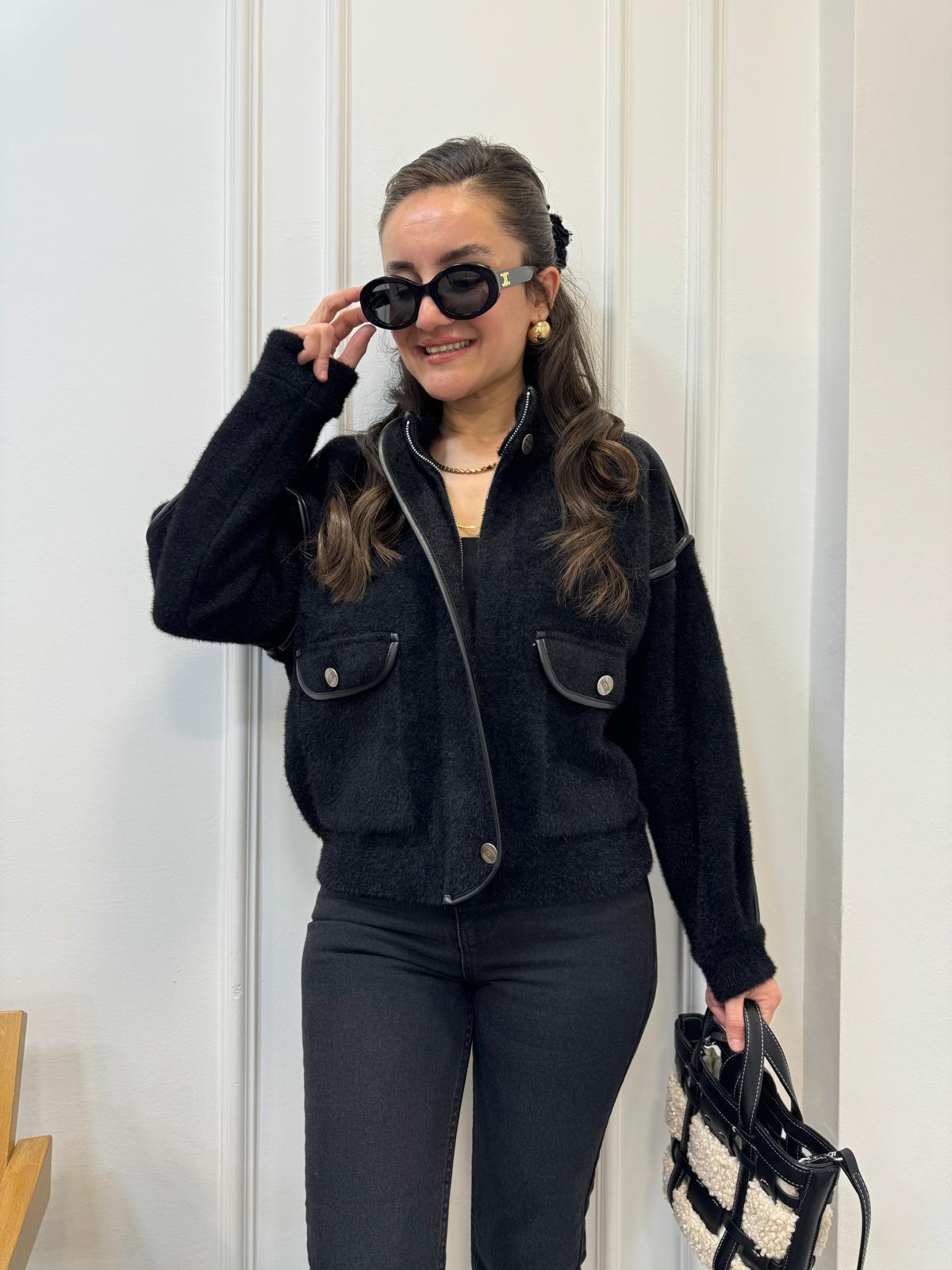 Siyah Angora Deri Şerit Detaylı Dik Yaka Hırka 140205