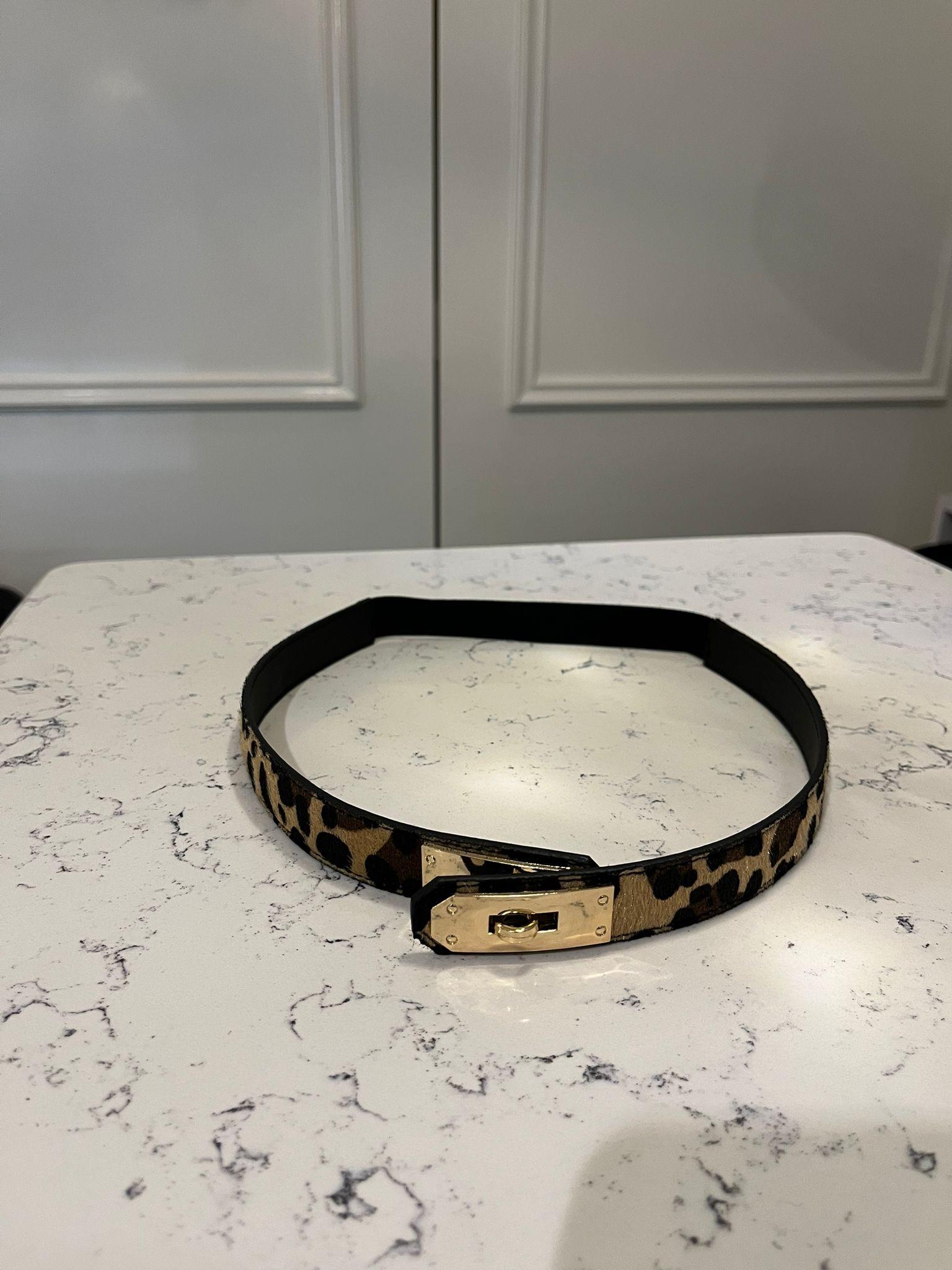 Siyah Arkası Leopar Lastikli Geçme Detaylı Kemer