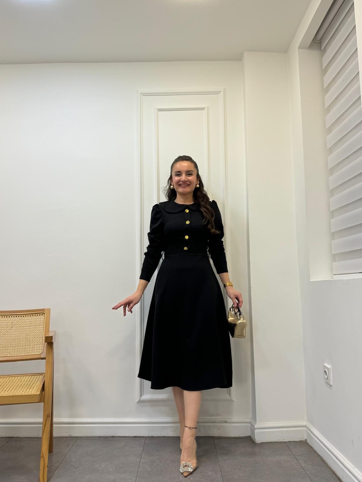 Siyah Bebe Yaka Gold Düğme Detaylı Elbise 1143