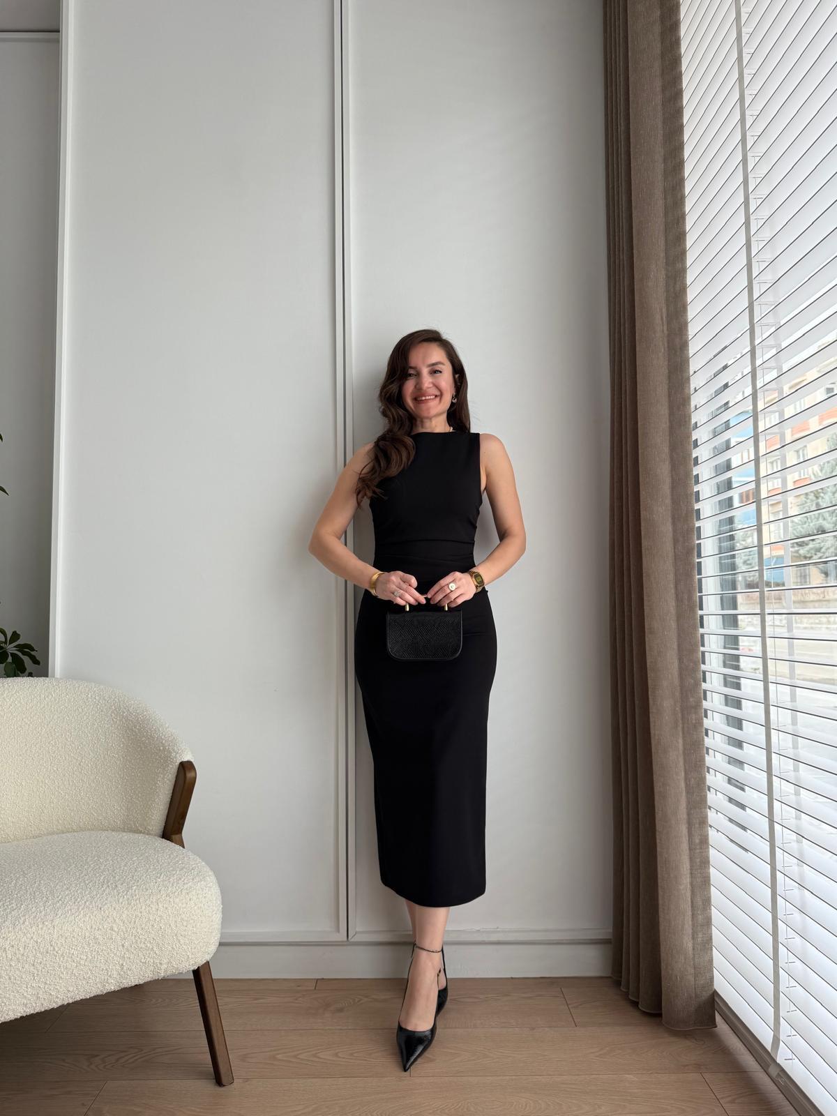 Siyah Bel Drape Detaylı Yırtmaçlı Elbise 1216