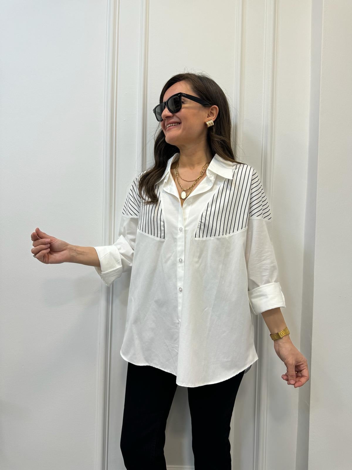 Siyah Beyaz Omuz Çizgi Detaylı Oversize Gömlek 28395