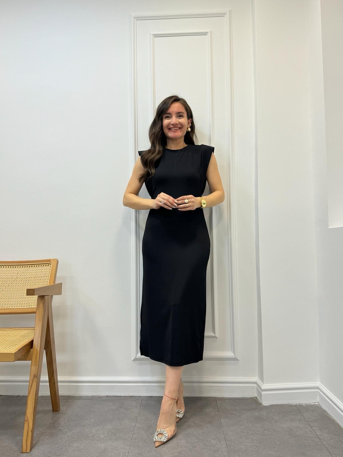 Siyah Bisiklet Yaka Kaşkorse Arka Yırtmaçlı Elbise 2888