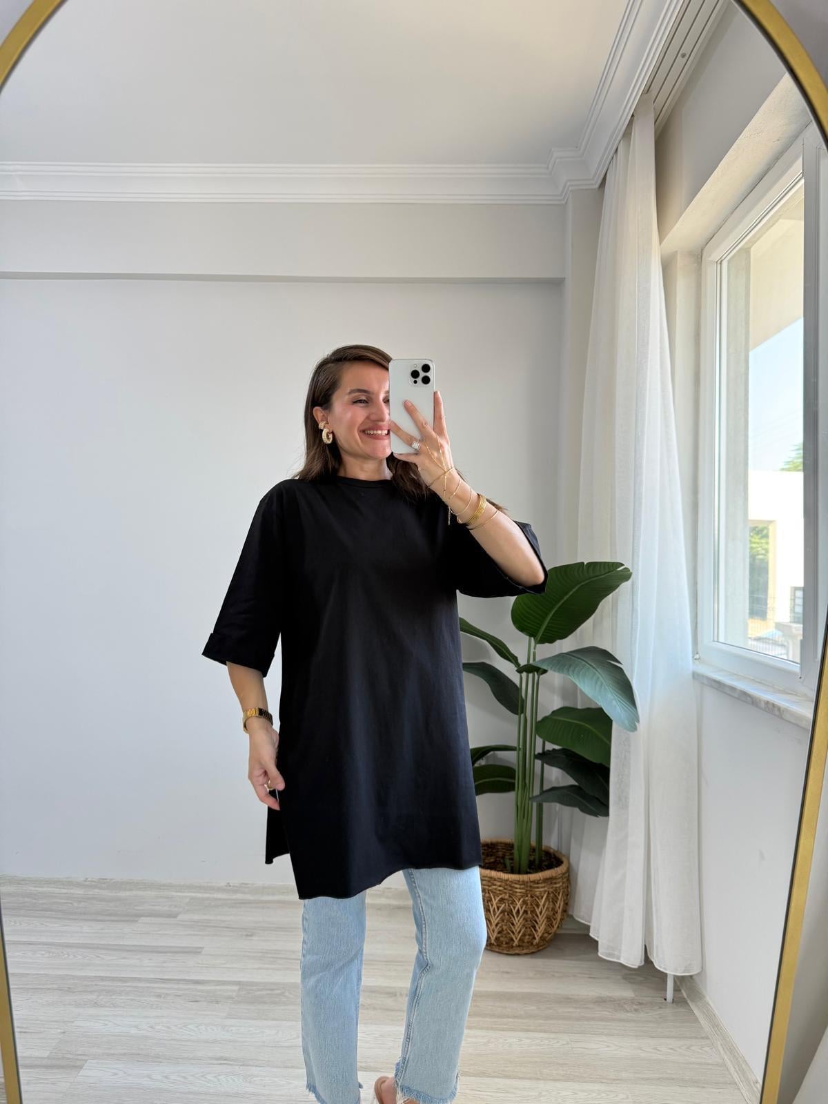 Siyah Bisiklet Yaka Yanları Yırtmaçlı Tshirt 279024
