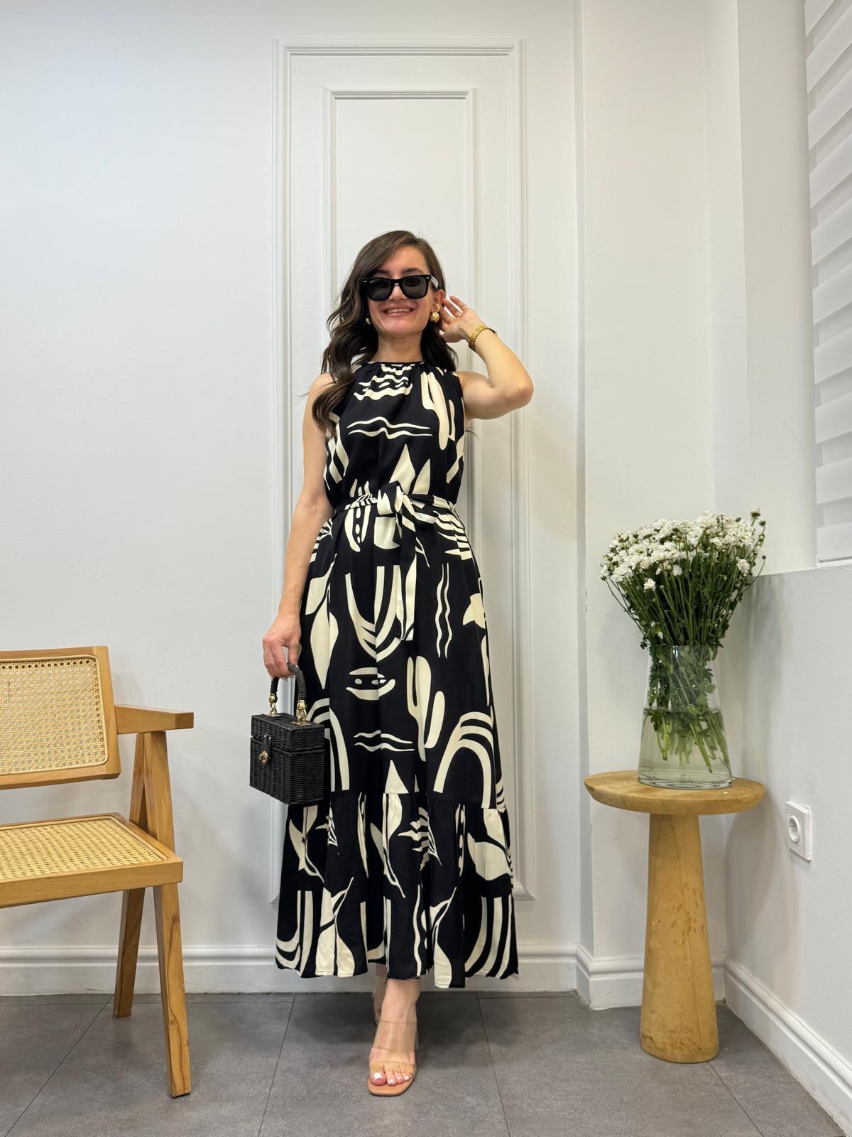 Siyah Biyeli Halter Yaka Kuşaklı Elbise 3107