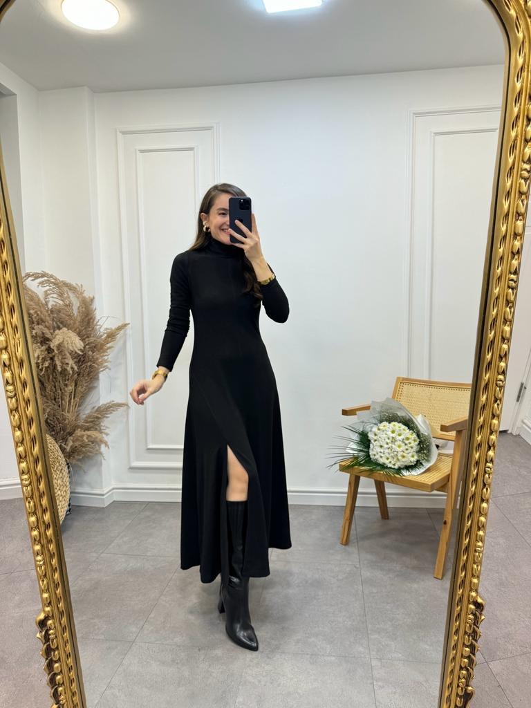 Siyah Boğazlı A Kesim Yırtmaçlı Elbise 272068