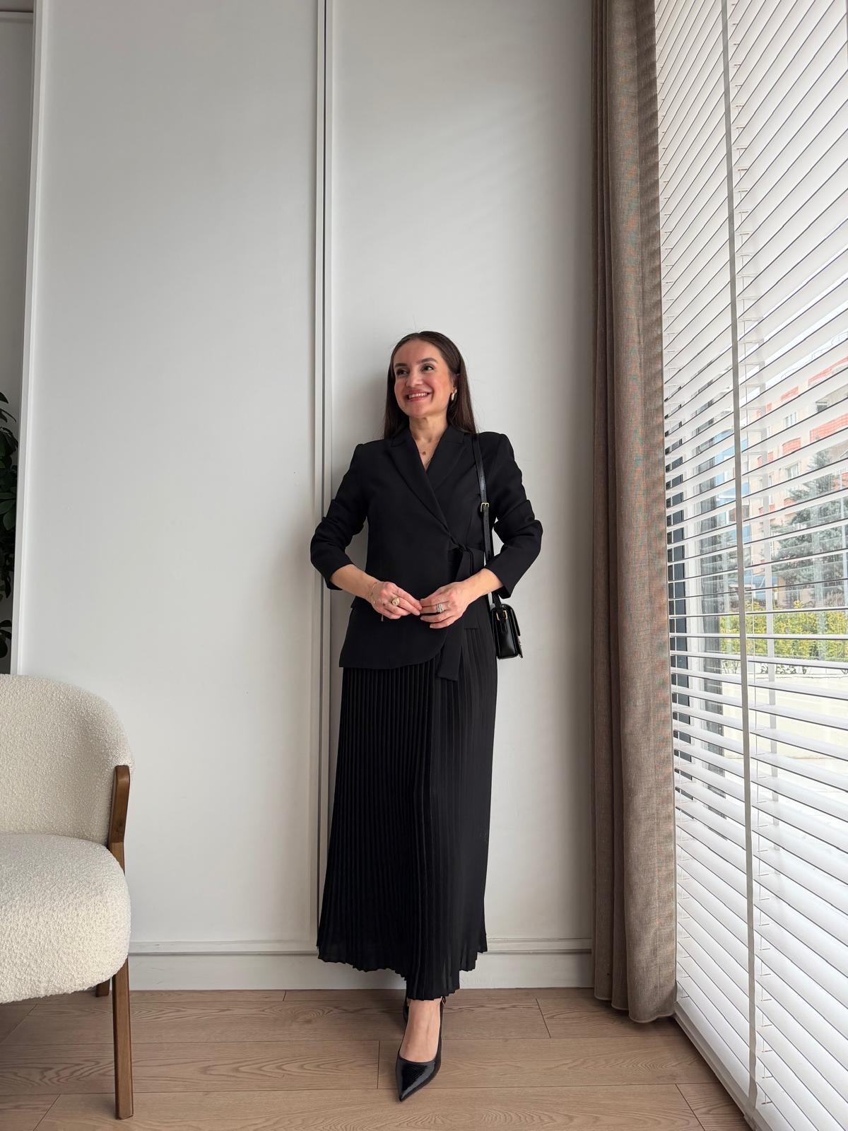 Siyah Ceketli Pileli Elbise 37139