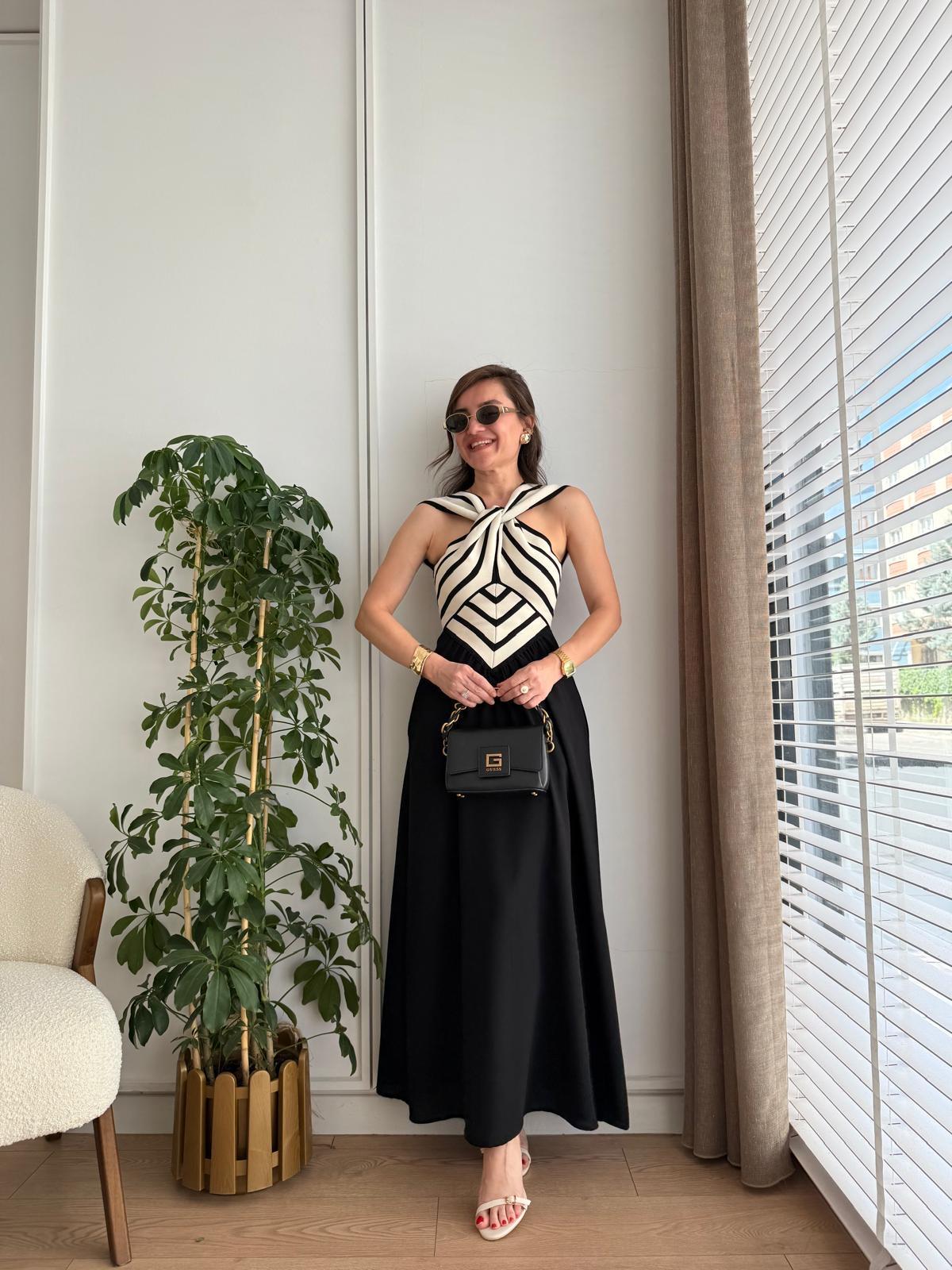 Siyah Çizgili Triko Detaylı Tasarım Elbise 038