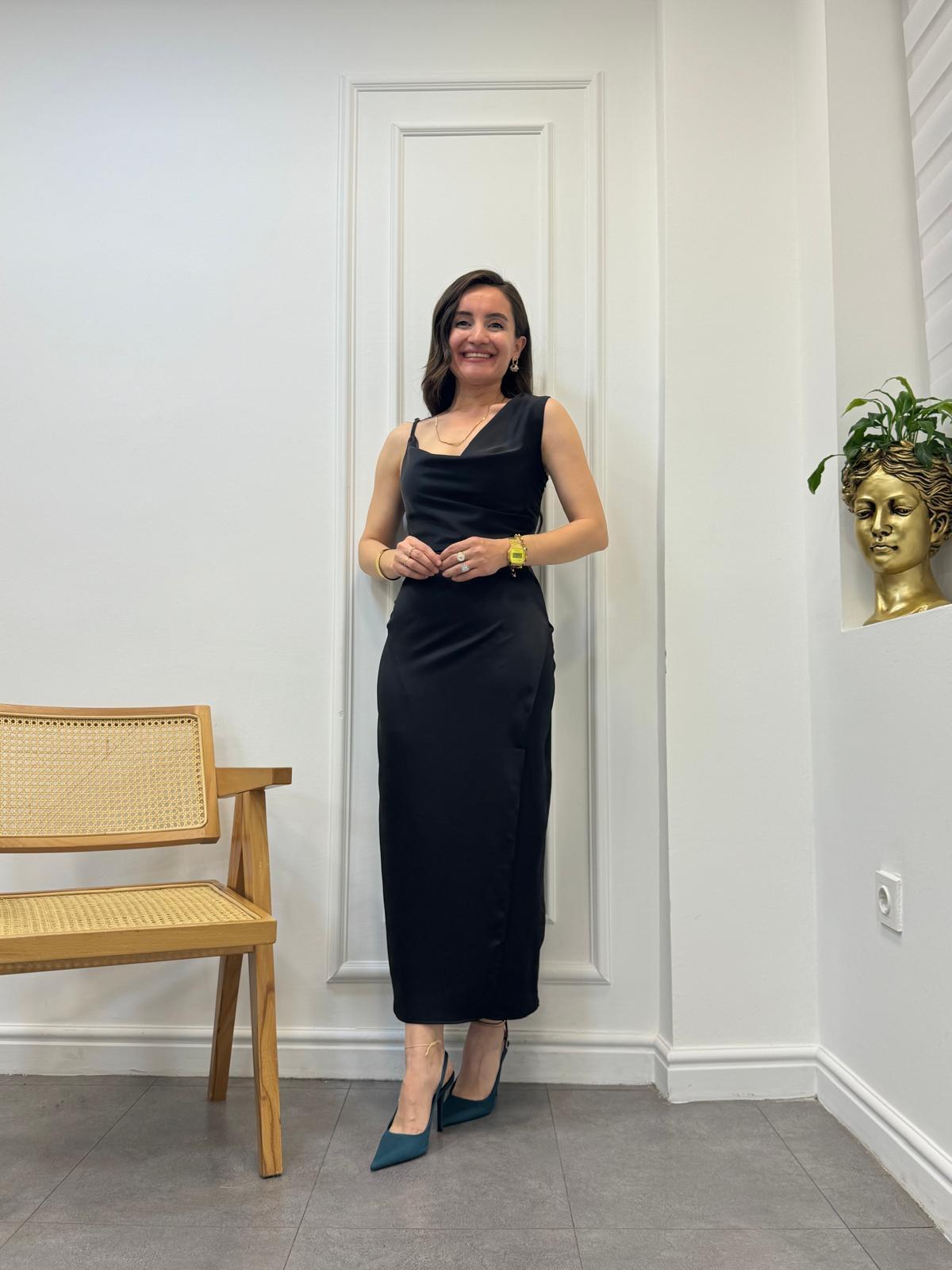 Siyah Degaje Yaka Tasarım Saten Elbise 3174