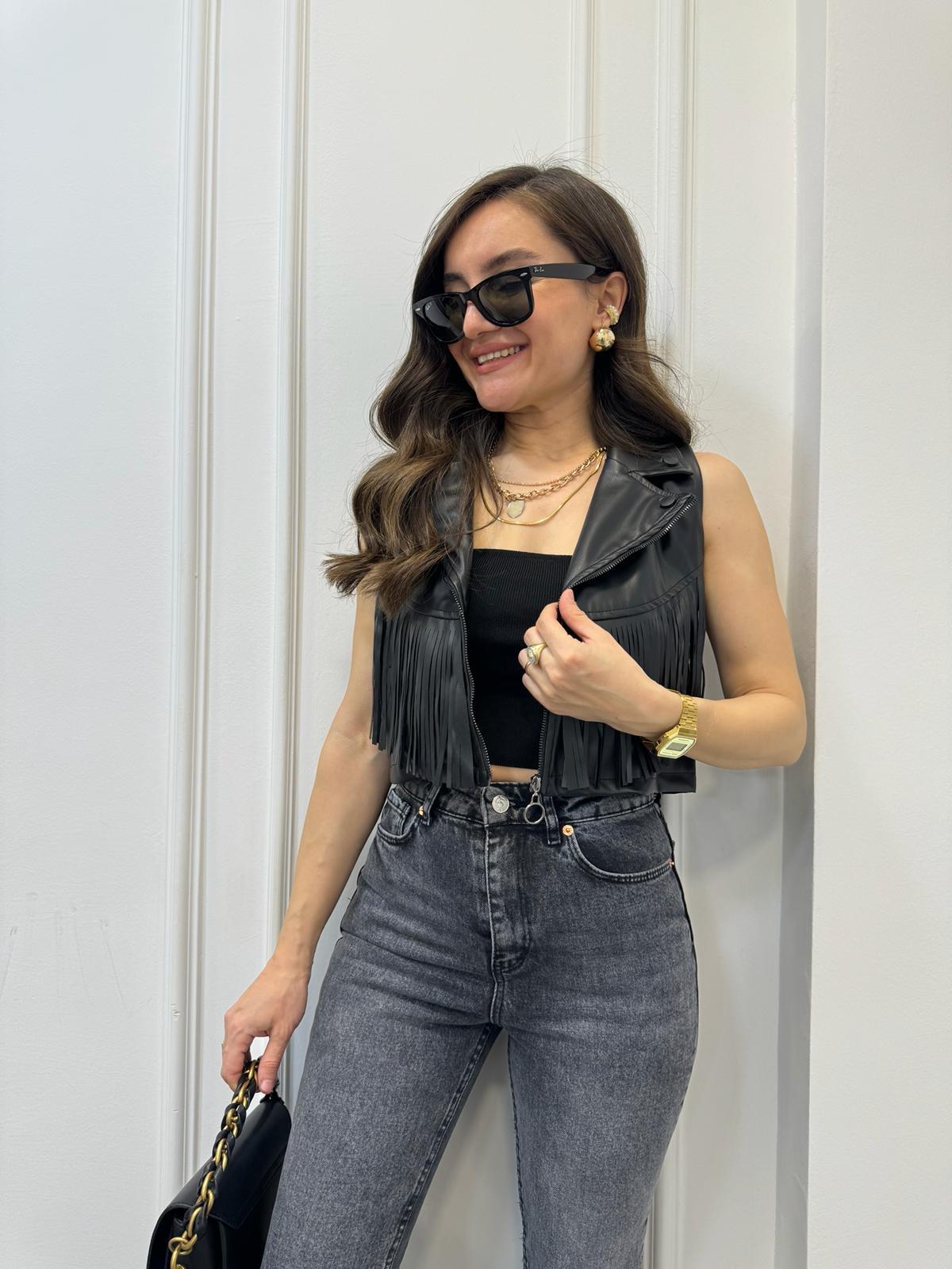 Siyah Deri Püsküllü Lazerli Yelek 7057