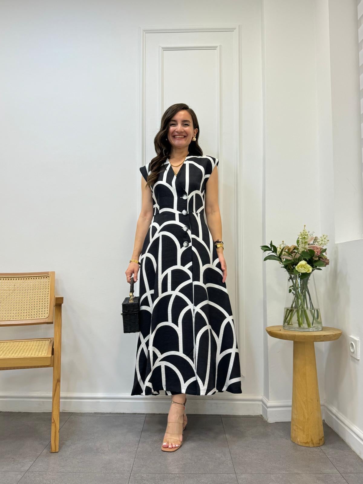 Siyah Desenli Kruvaze Yaka Düğmeli Elbise 022