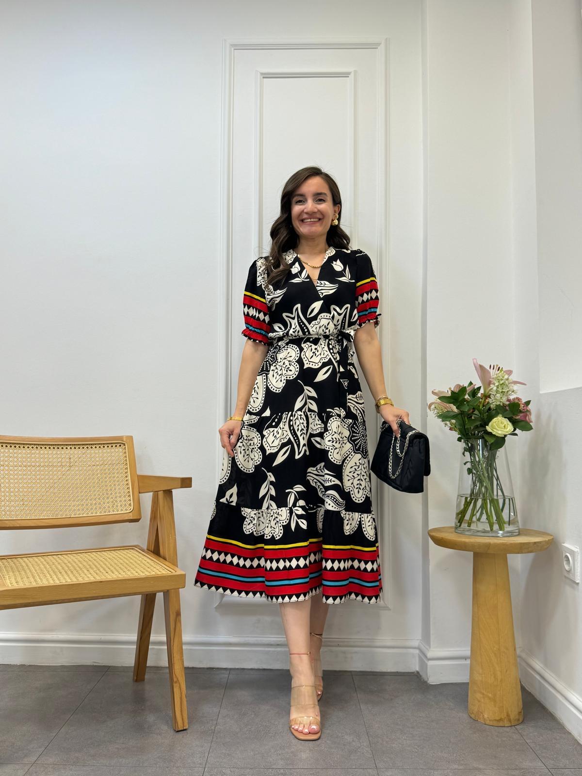 Siyah Desenli V Yaka Kuşaklı Elbise 5928