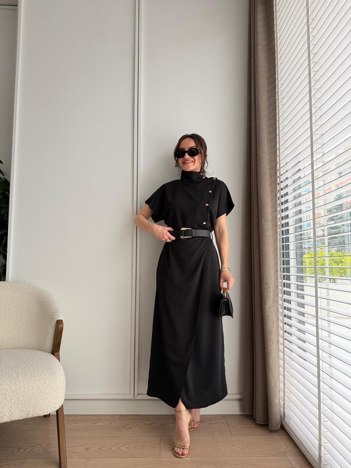 Siyah Dik Yaka Düğme Detaylı Kemerli Elbise 37045