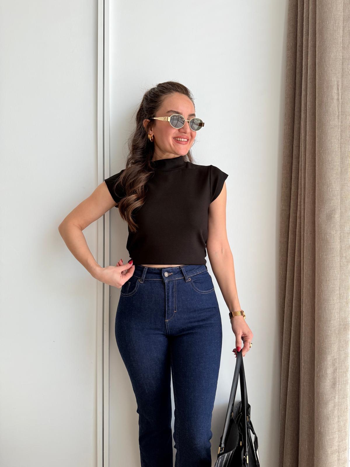 Siyah Dik Yaka Kol Detaylı Bluz 5073