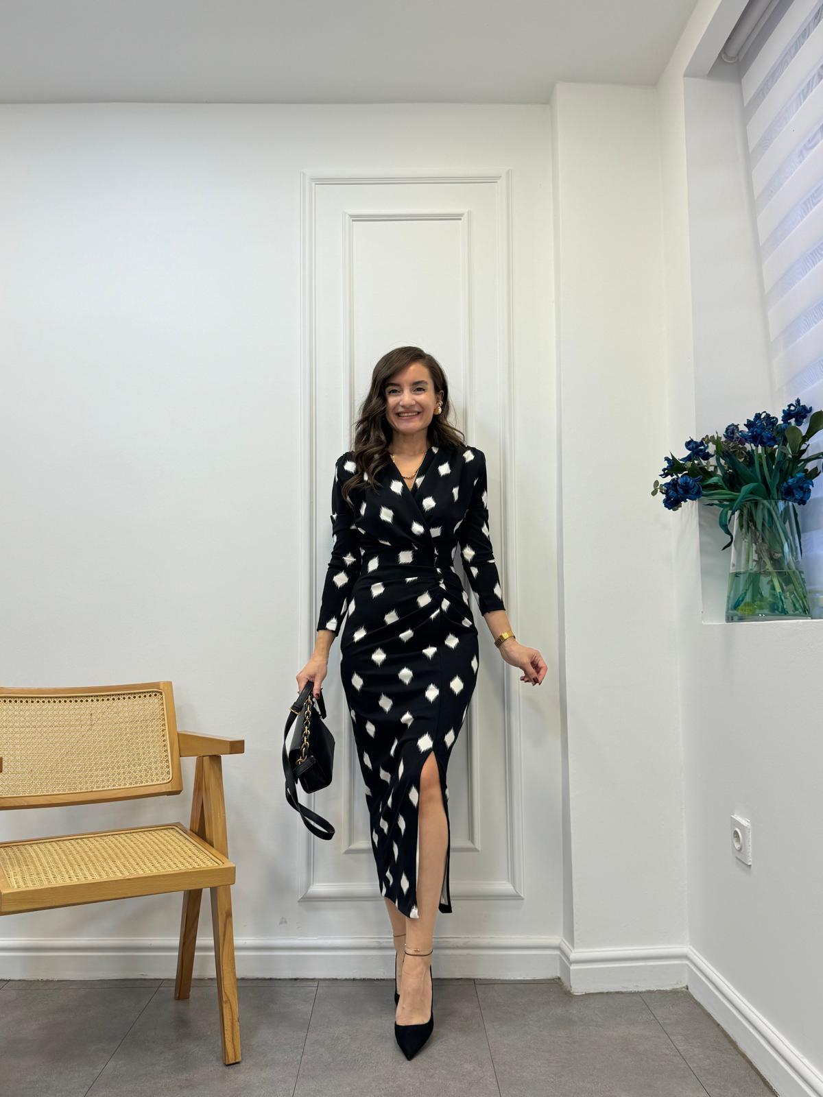 Siyah Ekru Desenli Kruvaze Yaka Drapeli Uzun Kol Elbise 4451