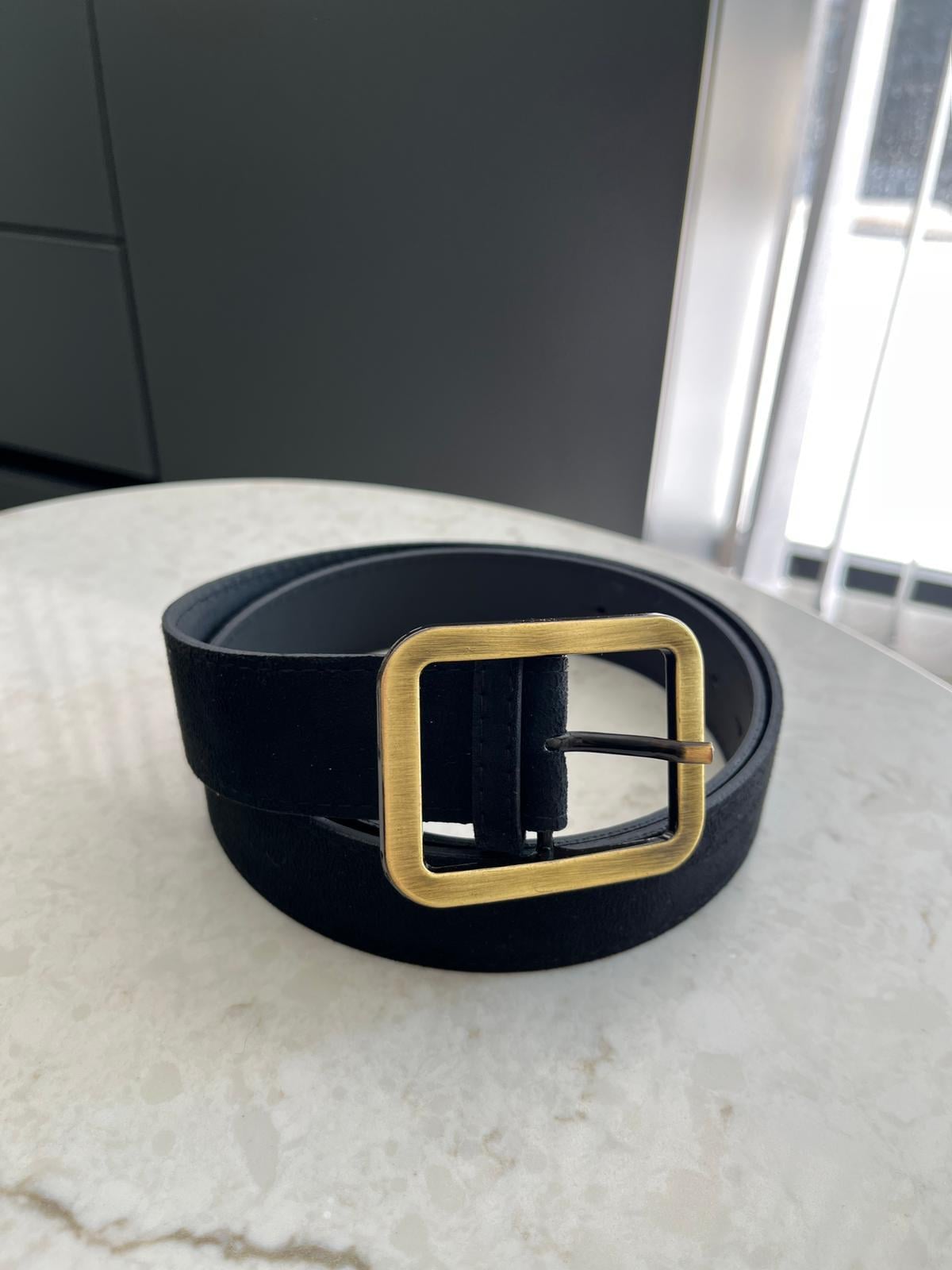 Siyah Eskitme Gold Tokalı Süet Kemer SB68