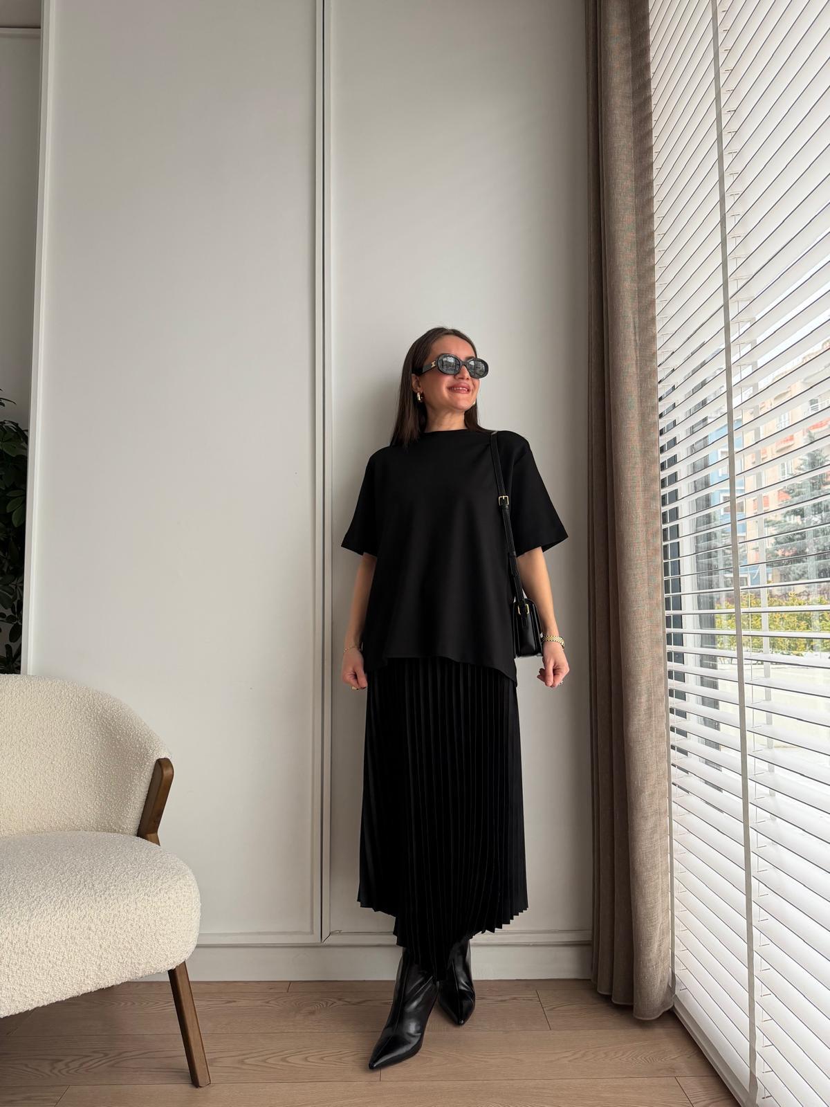 Siyah Eteği Piliseli Elbise Tshirt Takım 37085