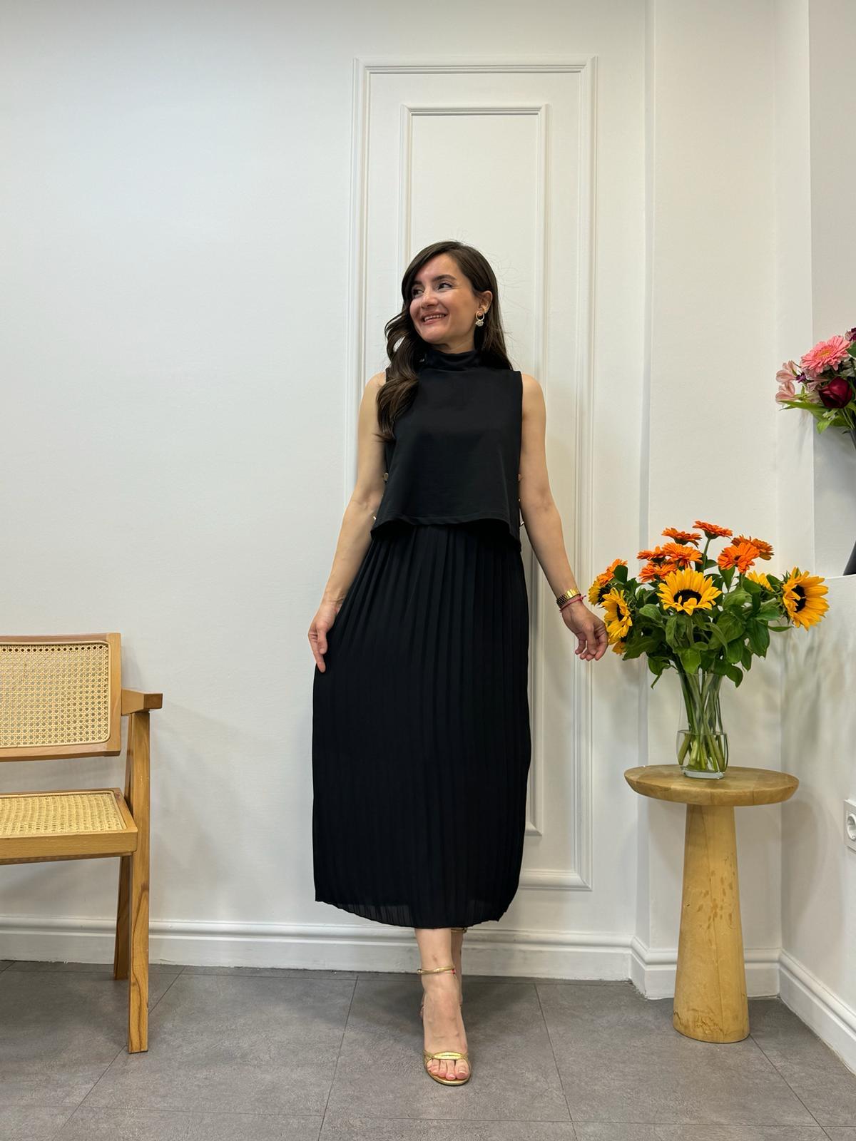 Siyah Eteği Piliseli Yandan Düğmeli Elbise 34278