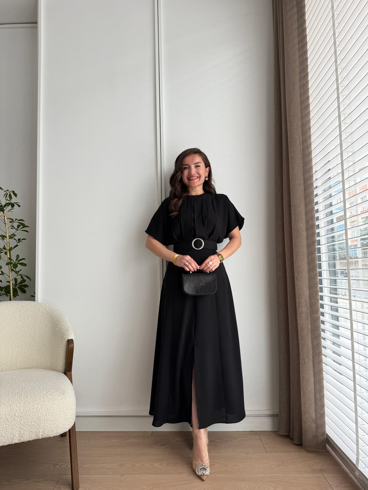 Siyah Göğüs Pileli Yırtmaçlı Elbise 3098