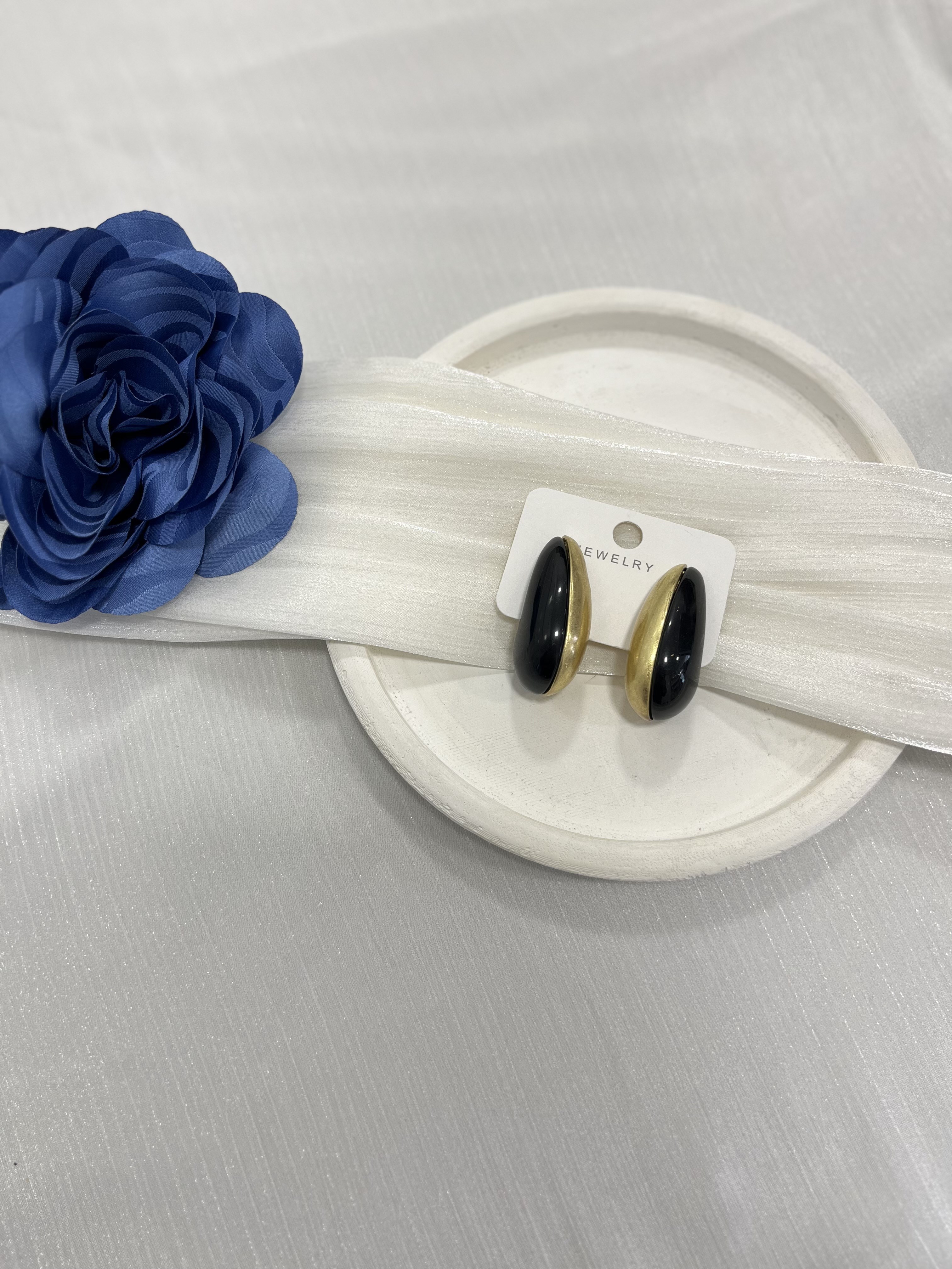 Siyah Gold Detaylı Damla Küpe KP63