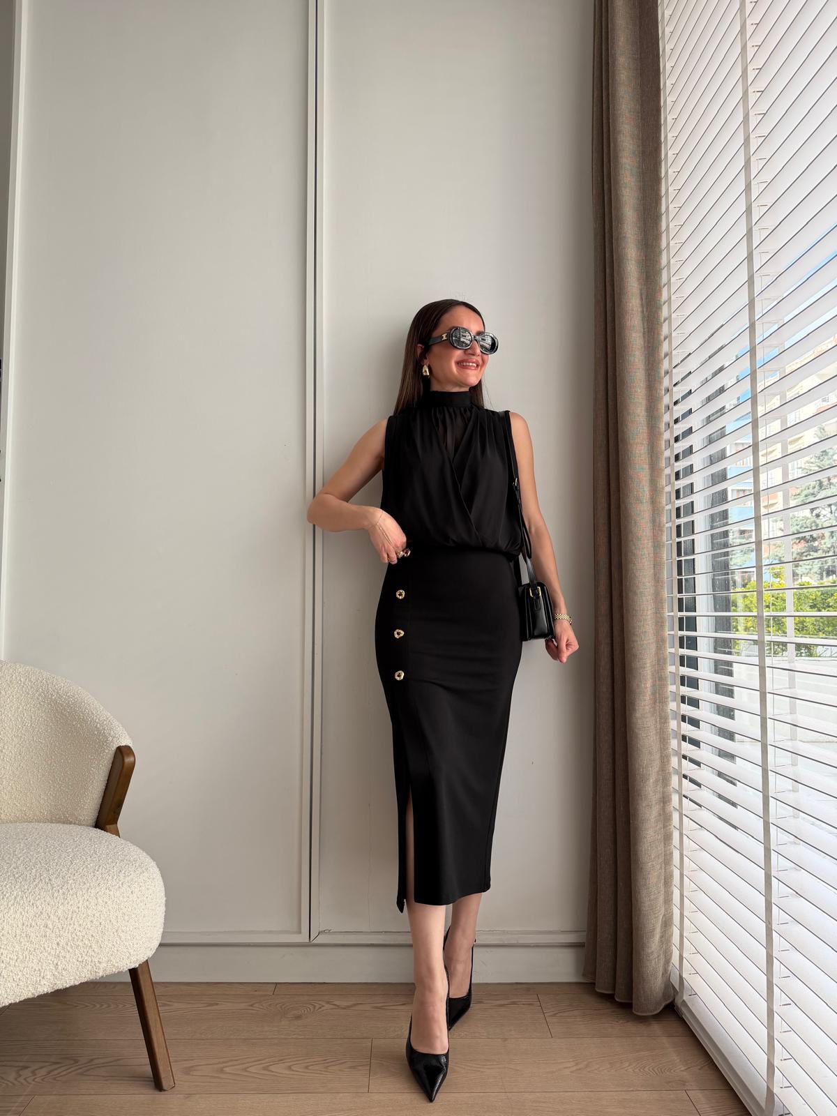 Siyah Gold Düğmeli Yırtmaçlı Etek 251390