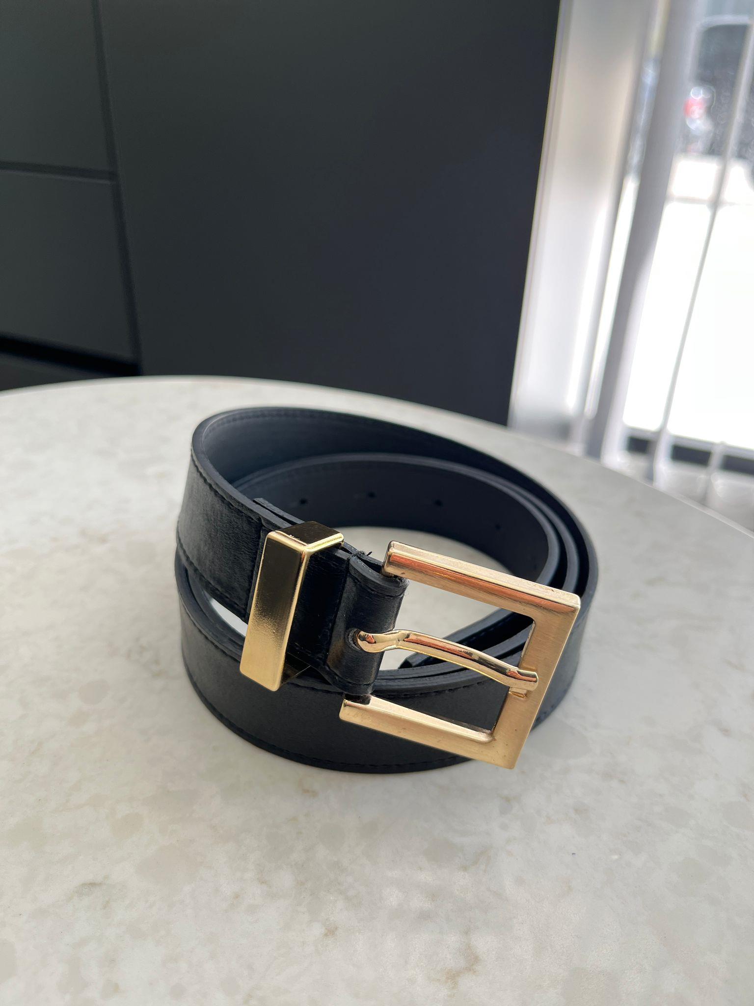 Siyah Gold Tokalı Köşeli Klasik Kemer SB01