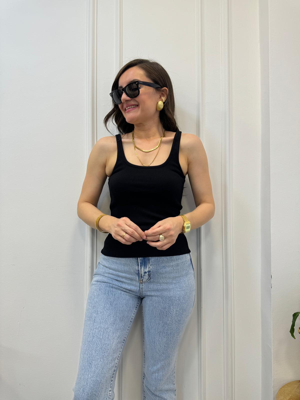 Siyah İnce Askılı Biyeli Atlet 1031