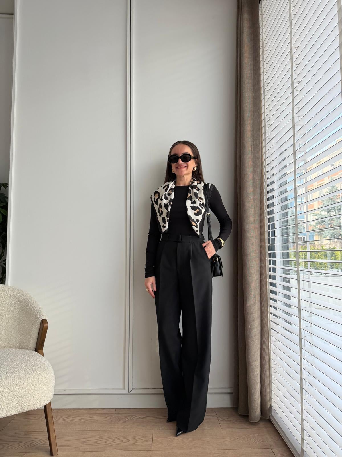 Siyah Kemer Detaylı Palazzo Pantolon 265141