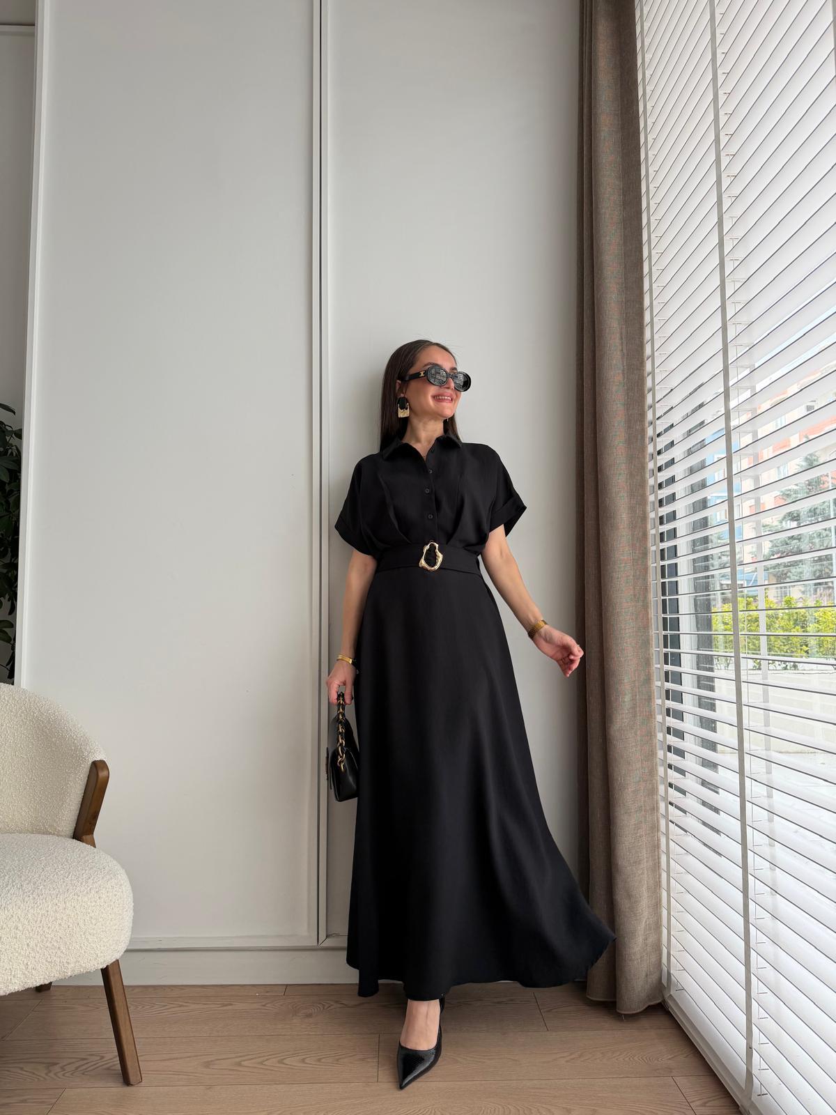 Siyah Kemerli Pile Detaylı Elbise 2376