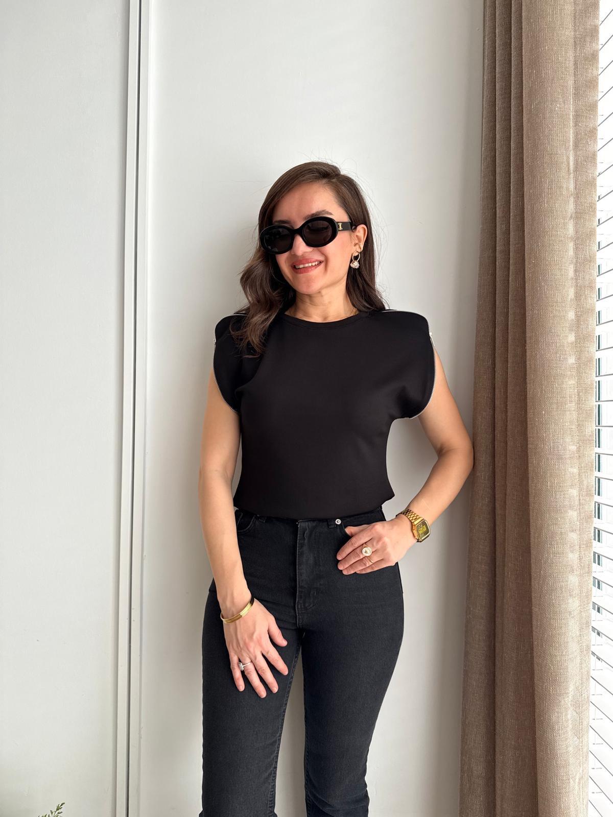 Siyah Kolları Fermuarlı Tasarım Tshırt 36211