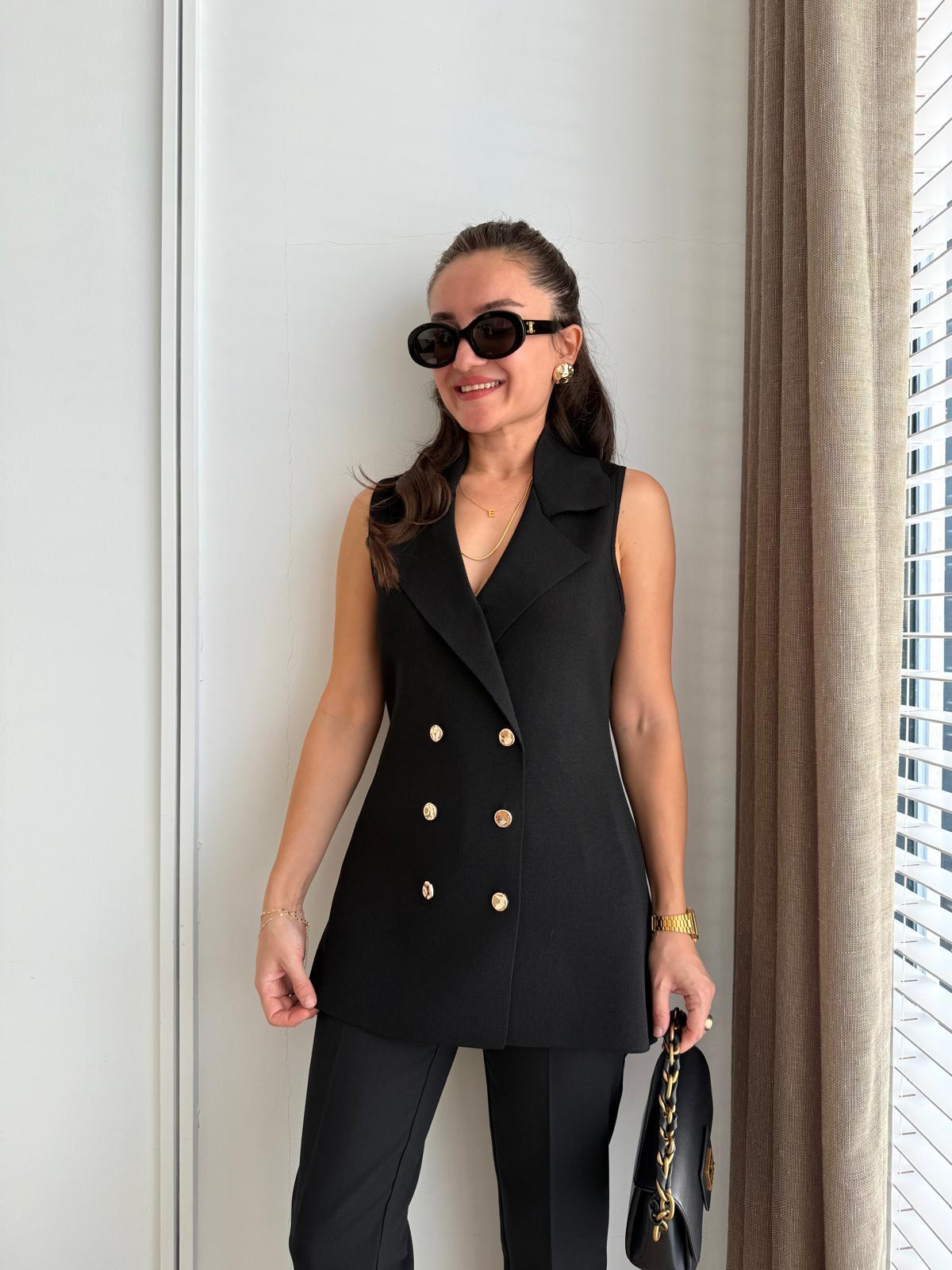 Siyah Kruvaze Yaka Gold Düğmeli Yelek 4962