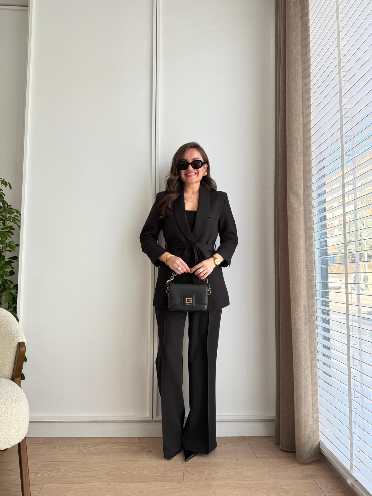 Siyah Kuşaklı Ön Dikiş Detaylı Pantolon Blazer Ceket Takım 98503
