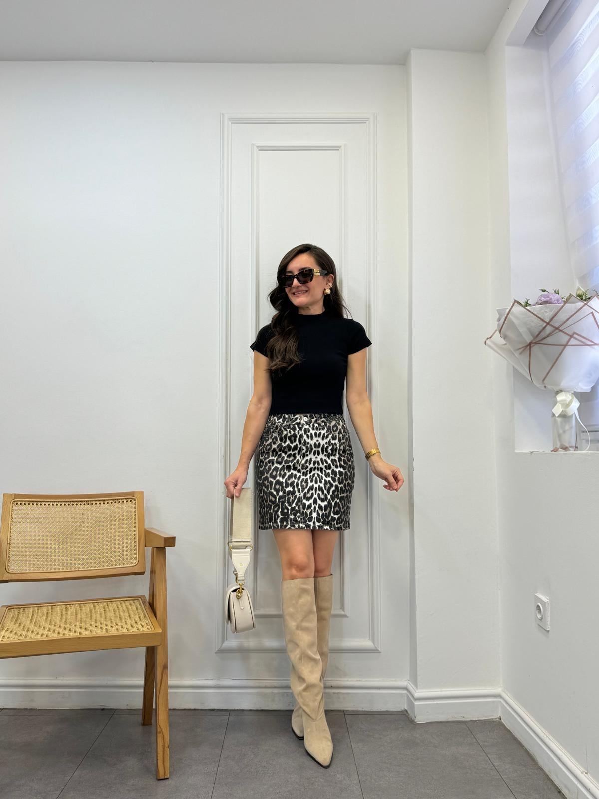 Siyah Leopar Desen Cep Detaylı Mini Etek 3687