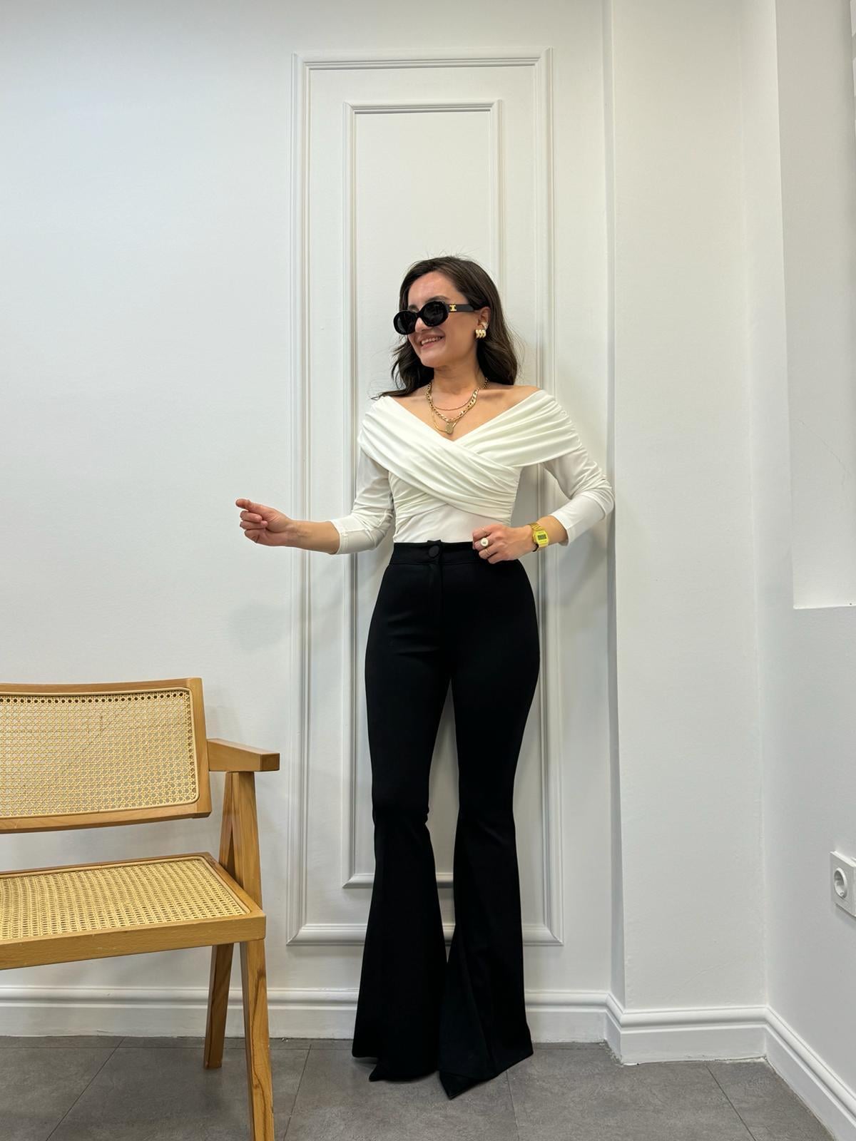 Siyah Likralı İspanyol Paça Kumaş Pantolon 4084