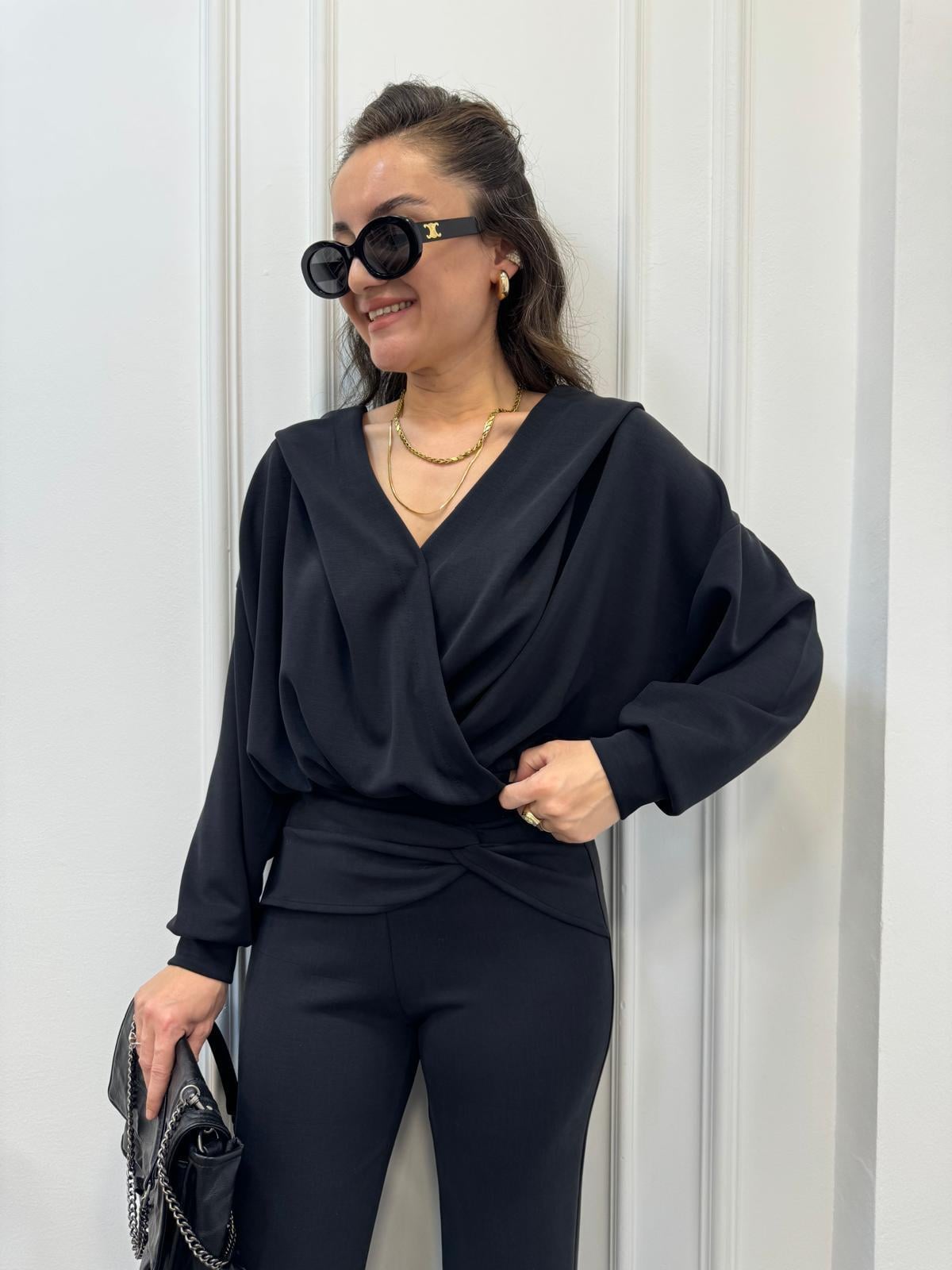 Siyah Modal Dökümlü Kruvaze Yaka Sweatshırt 3148