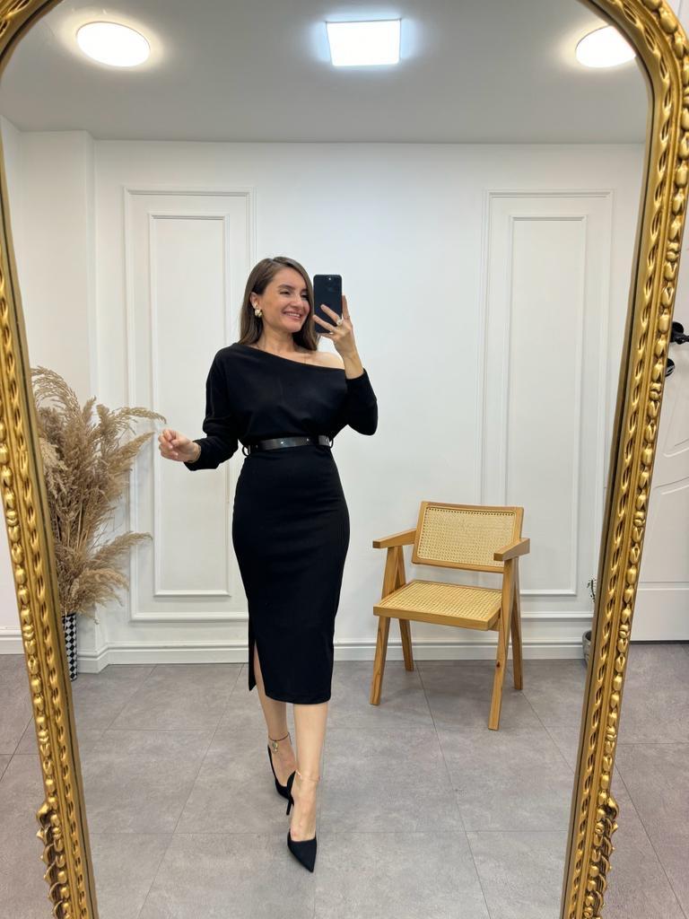 Siyah Omuz Dekolteli Kemerli Yırtmaçlı Kaşkorse Elbise 4043