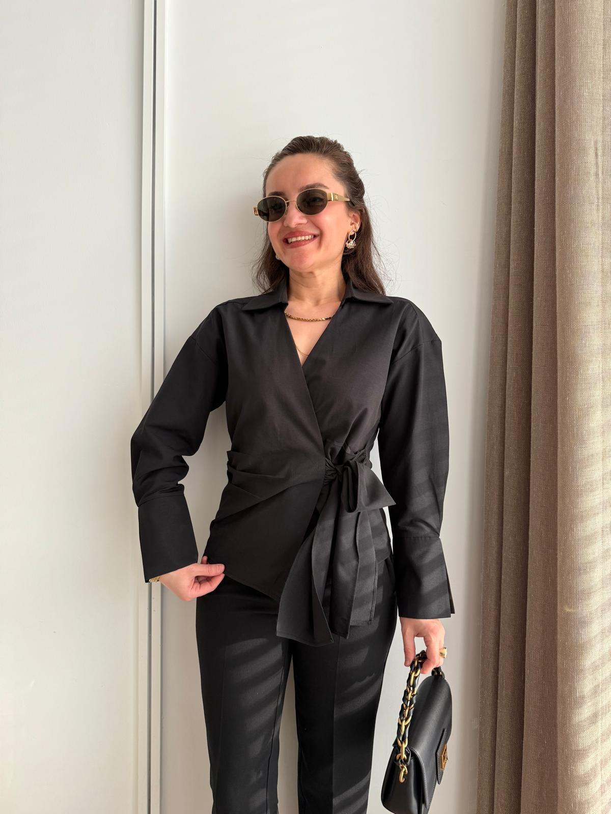 Siyah Ön Bağlama Detaylı Gömlek Yaka Bluz 00129