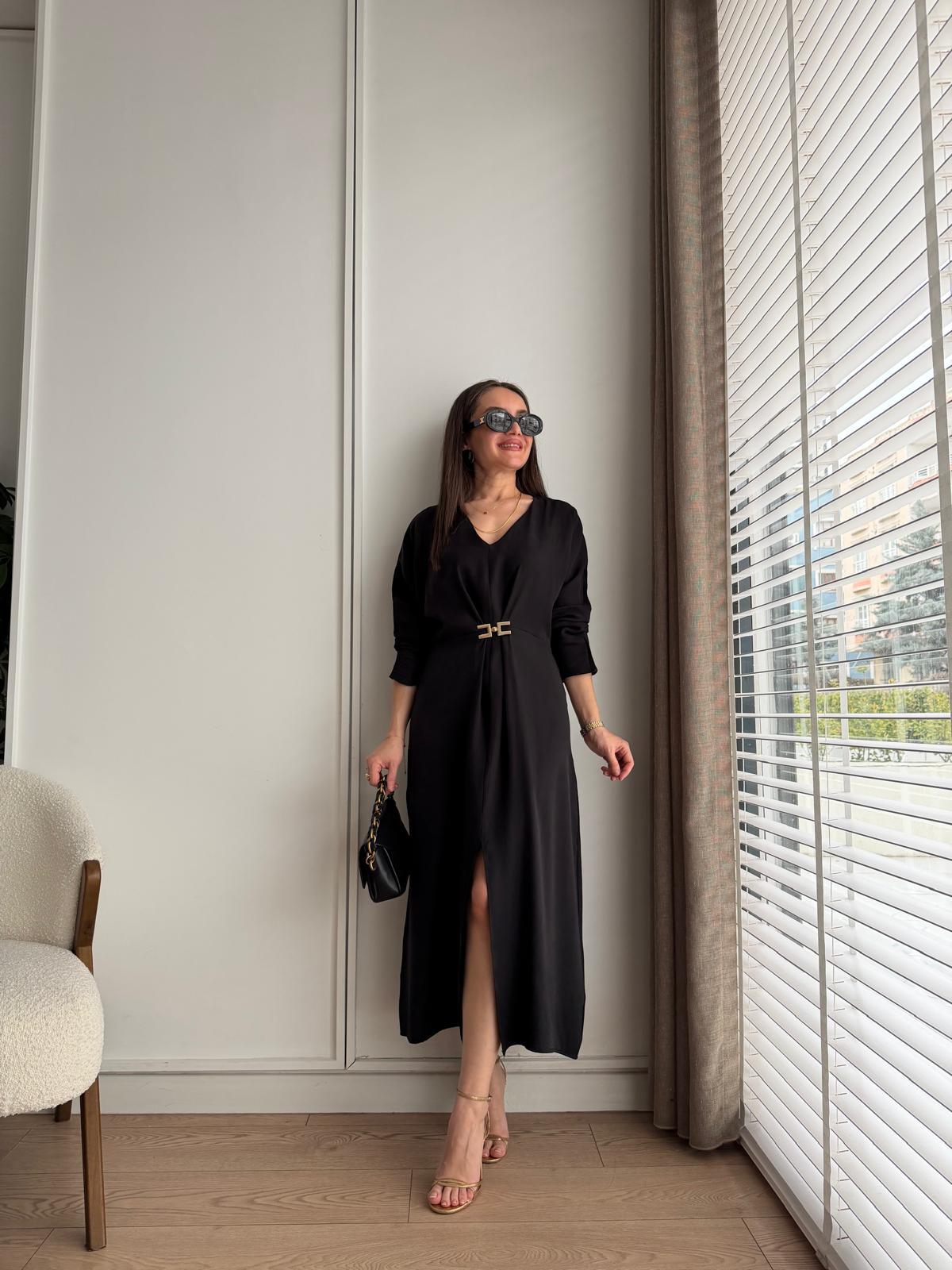 Siyah Ön Bronşlu Yarasa Kol Yırtmaçlı Elbise 3025