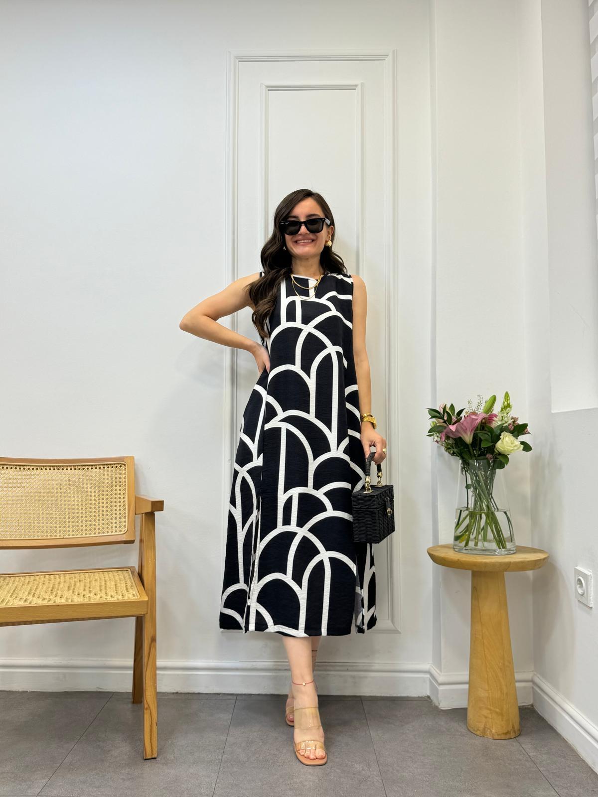 Siyah Ön Yırtmaçlı Midi Boy Elbise 034