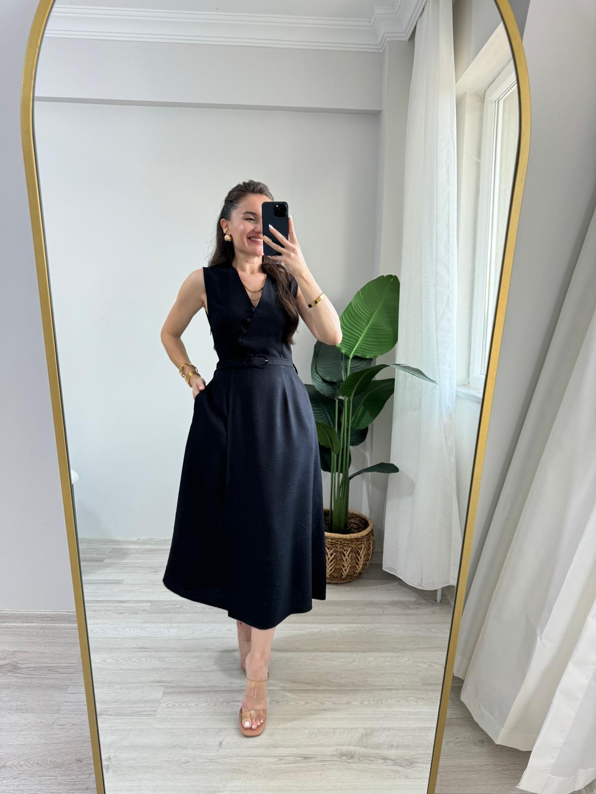 Siyah Önü Düğme Detaylı Kemerli Elbise 212