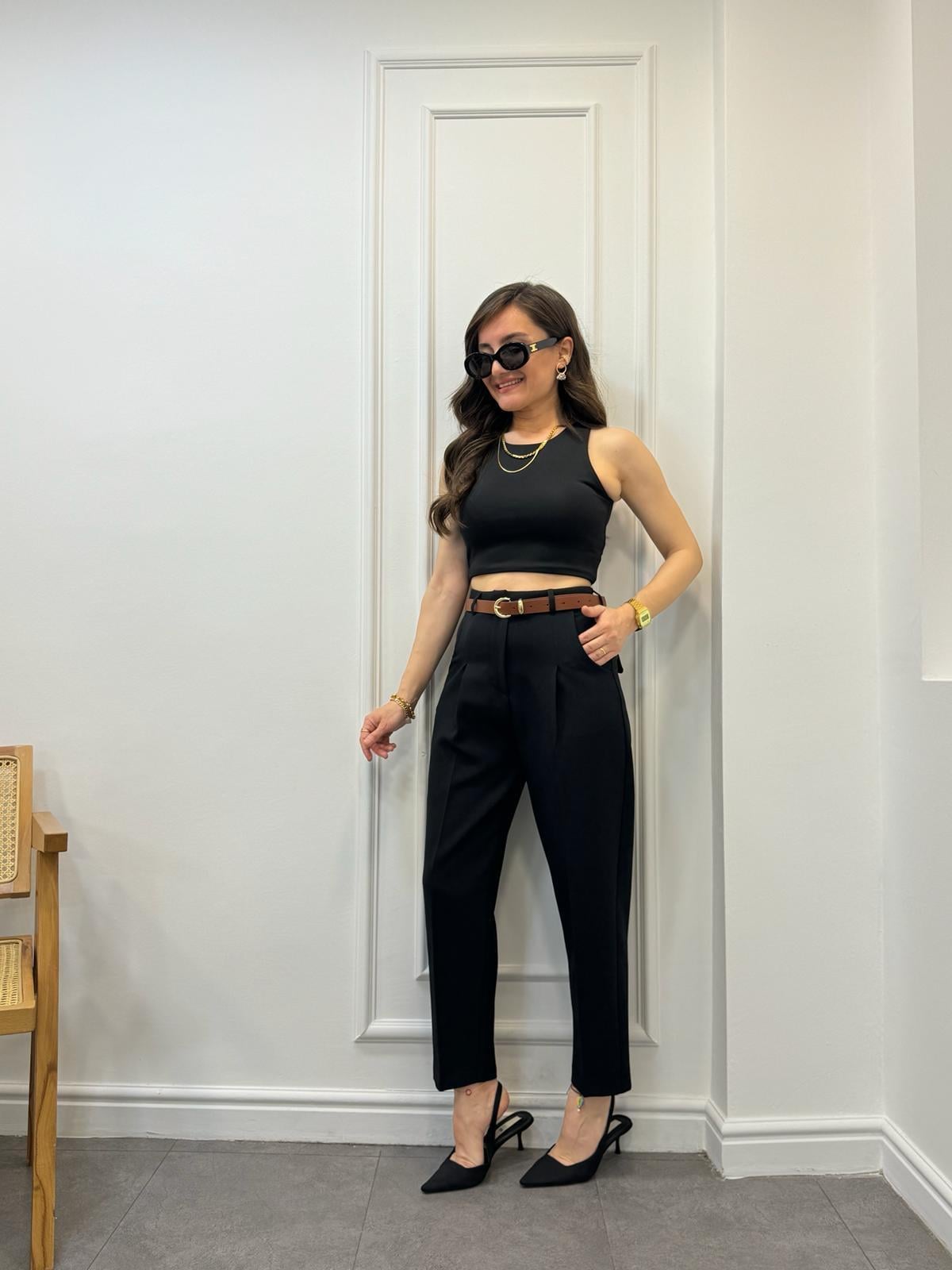 Siyah Önü Pensli Gizli Düğmeli Kemerli Havuç Pantolon 50938