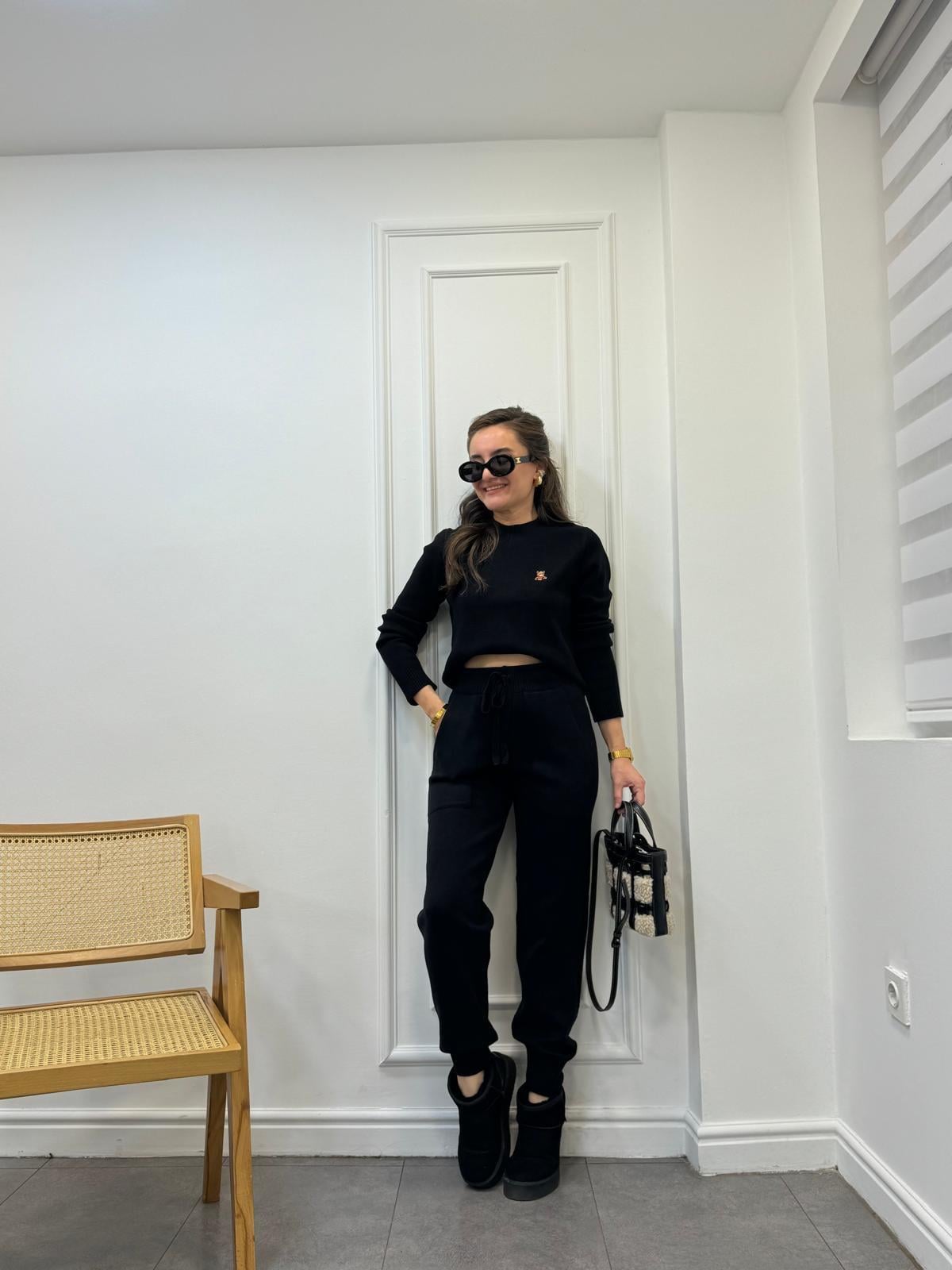 Siyah Paçası Manşetli Cepli Triko Pantolon 370001