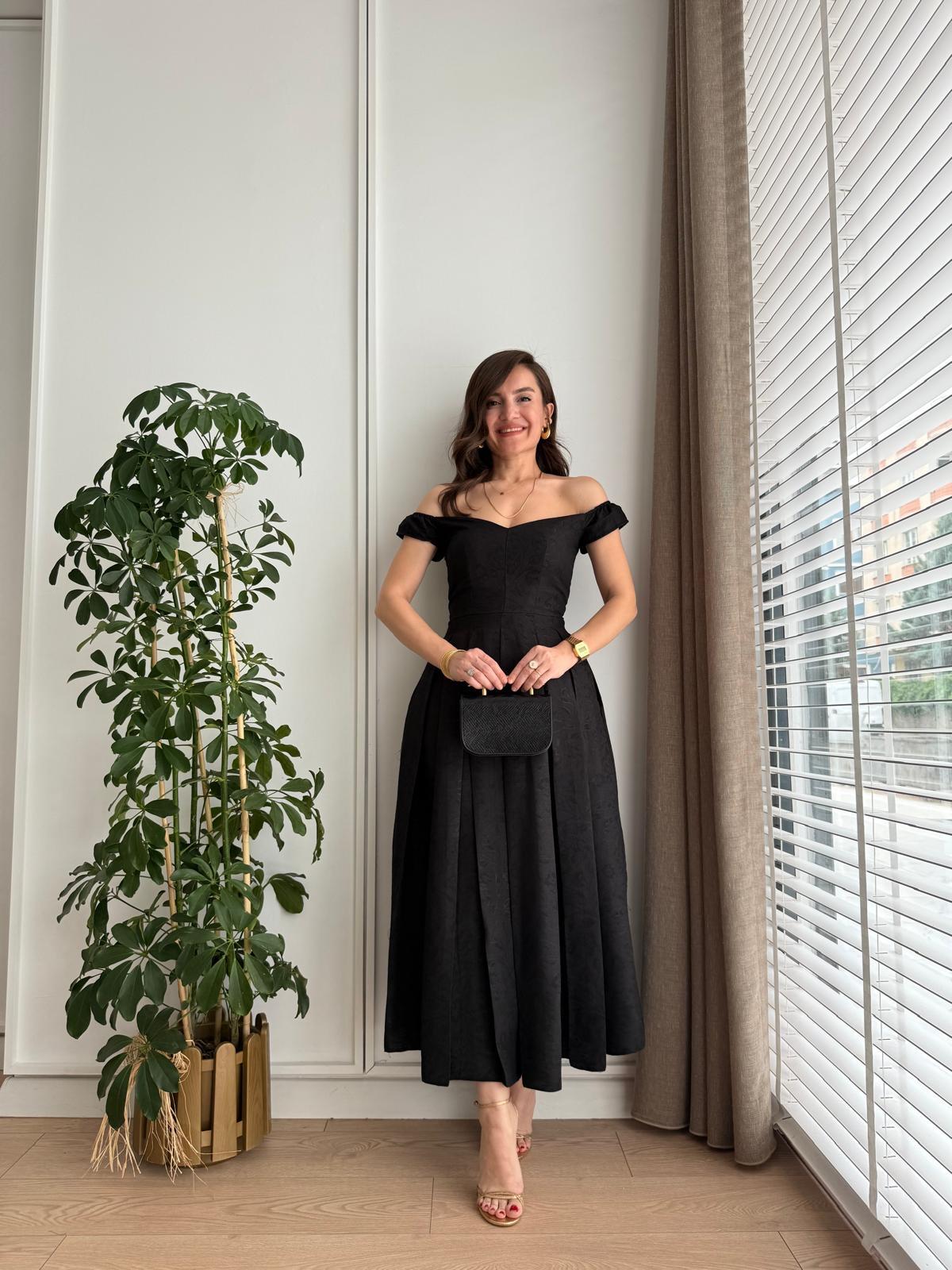 Siyah Pileli Jakar Desen Elbise 8679