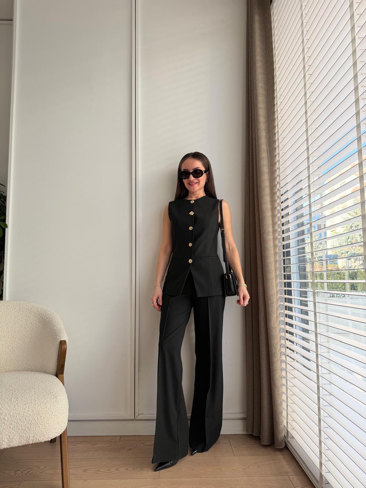 Siyah Premium Seri Düğme Detaylı Yelekli Takım 9193