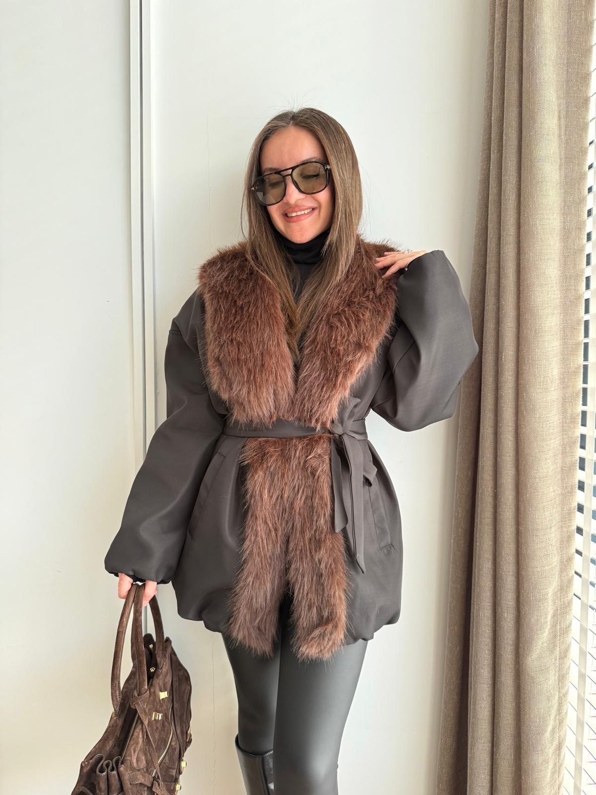Siyah Premium Seri Kürk Detaylı Mont 5049
