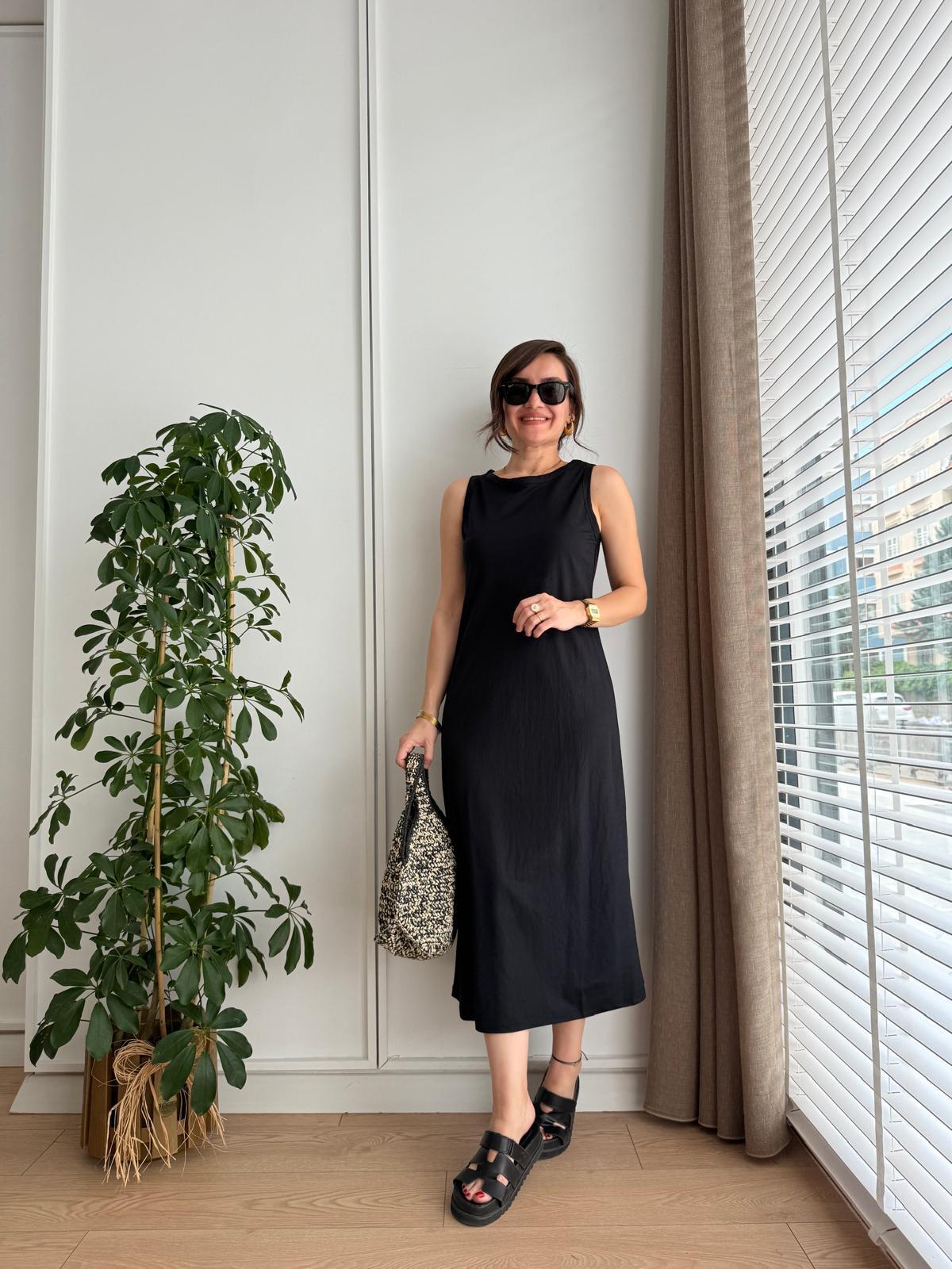 Siyah Sıfır Kol Midi Boy Kloş Elbise 25605