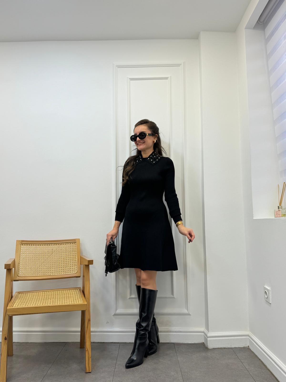 Siyah Tasarım Çıkarılabilir Yaka Detaylı Triko Elbise 14932